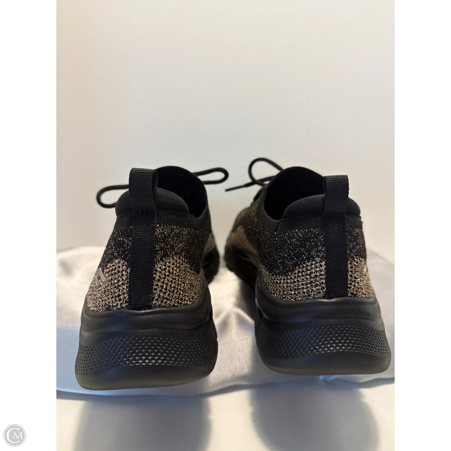 Shoes Athletic By Skechers In Black & Gold, Size: 10