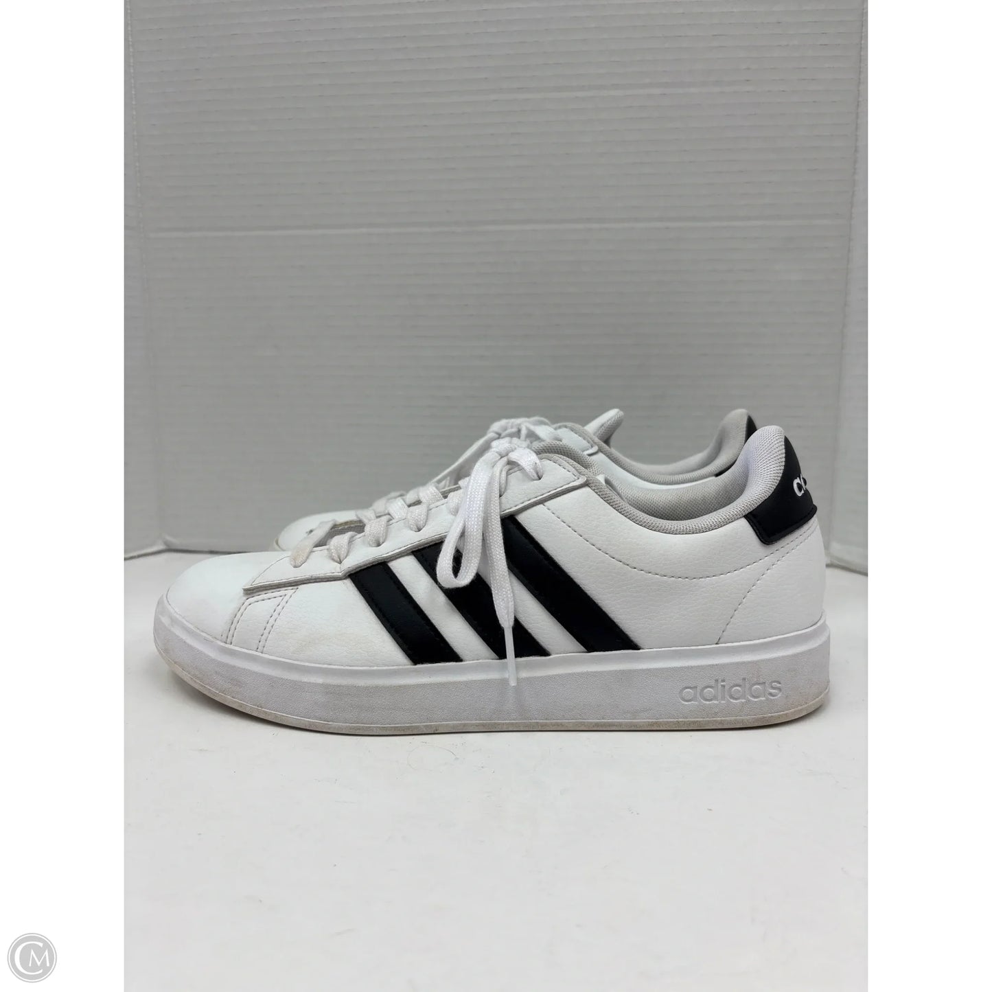 Shoes Sneakers By Adidas In Black & White, Size: 9
