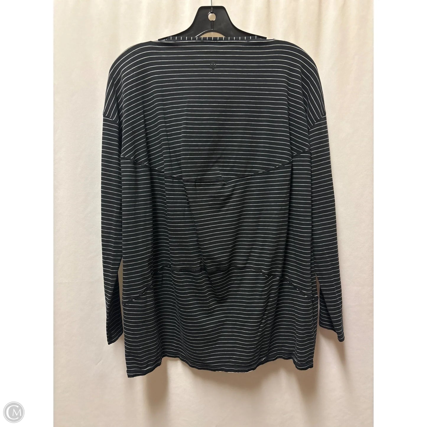 Athletic Top Long Sleeve Crewneck By Lululemon In Black & White, Size: L