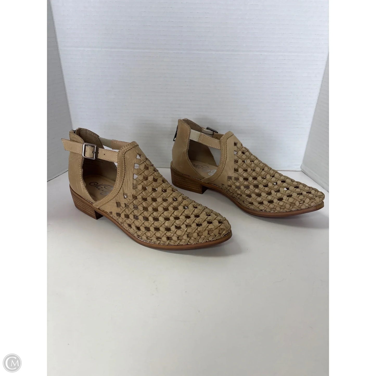 Sandals Flats By Naughty Monkey In Tan, Size: 8