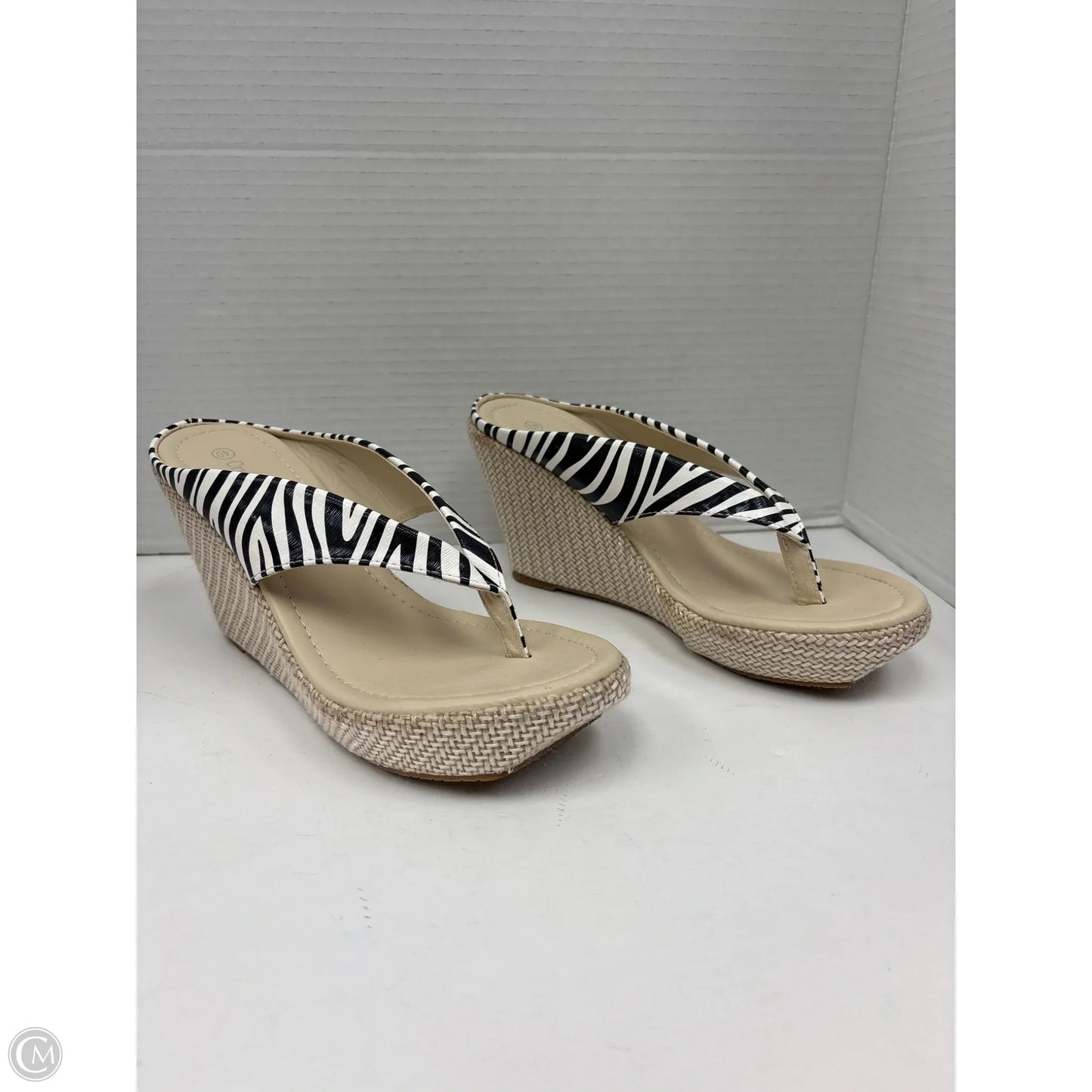 Sandals Heels Wedge By Clothes Mentor In Black & White, Size: 9.5