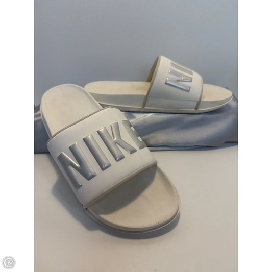Sandals Flats By Nike In White, Size: 10
