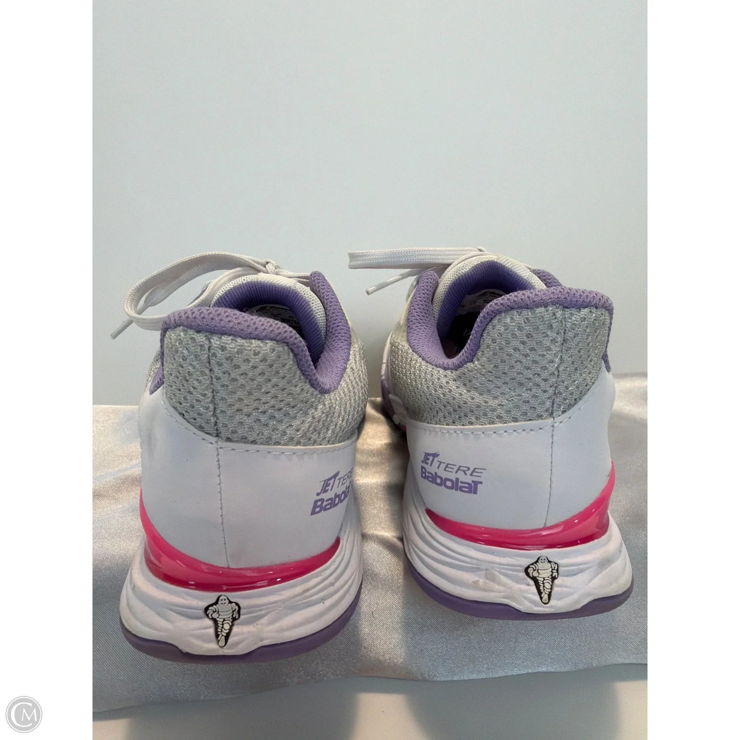 Shoes Athletic By Clothes Mentor In White, Size: 6.5