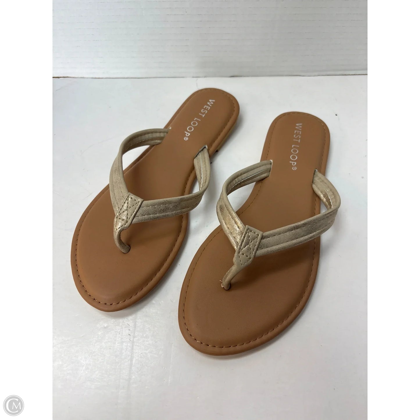 Sandals Flats By Clothes Mentor In Gold, Size: 7
