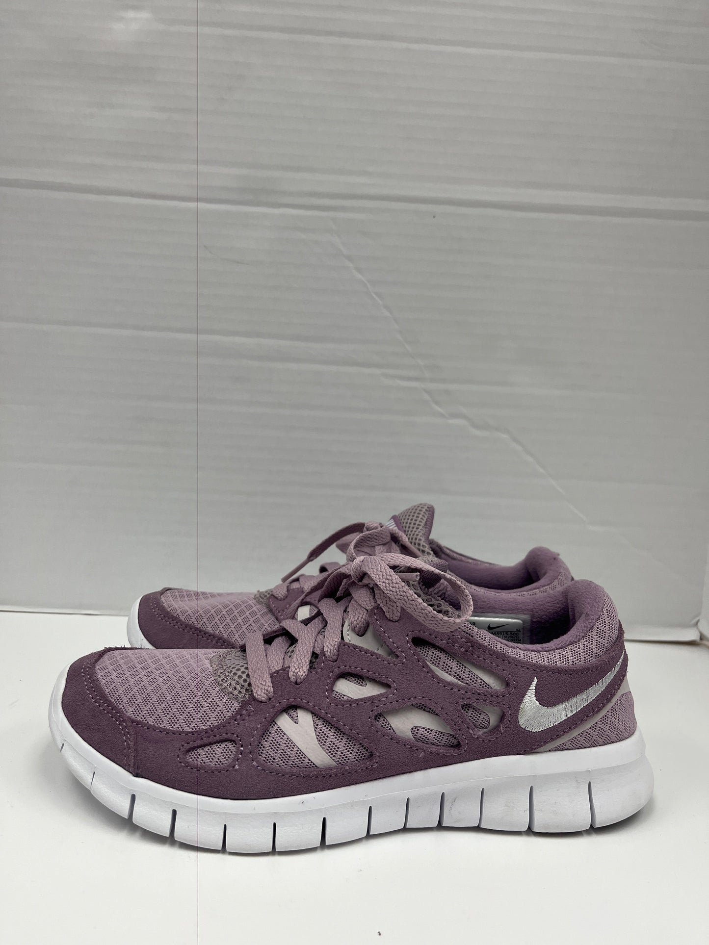 Shoes Athletic By Nike  Size: 8.5