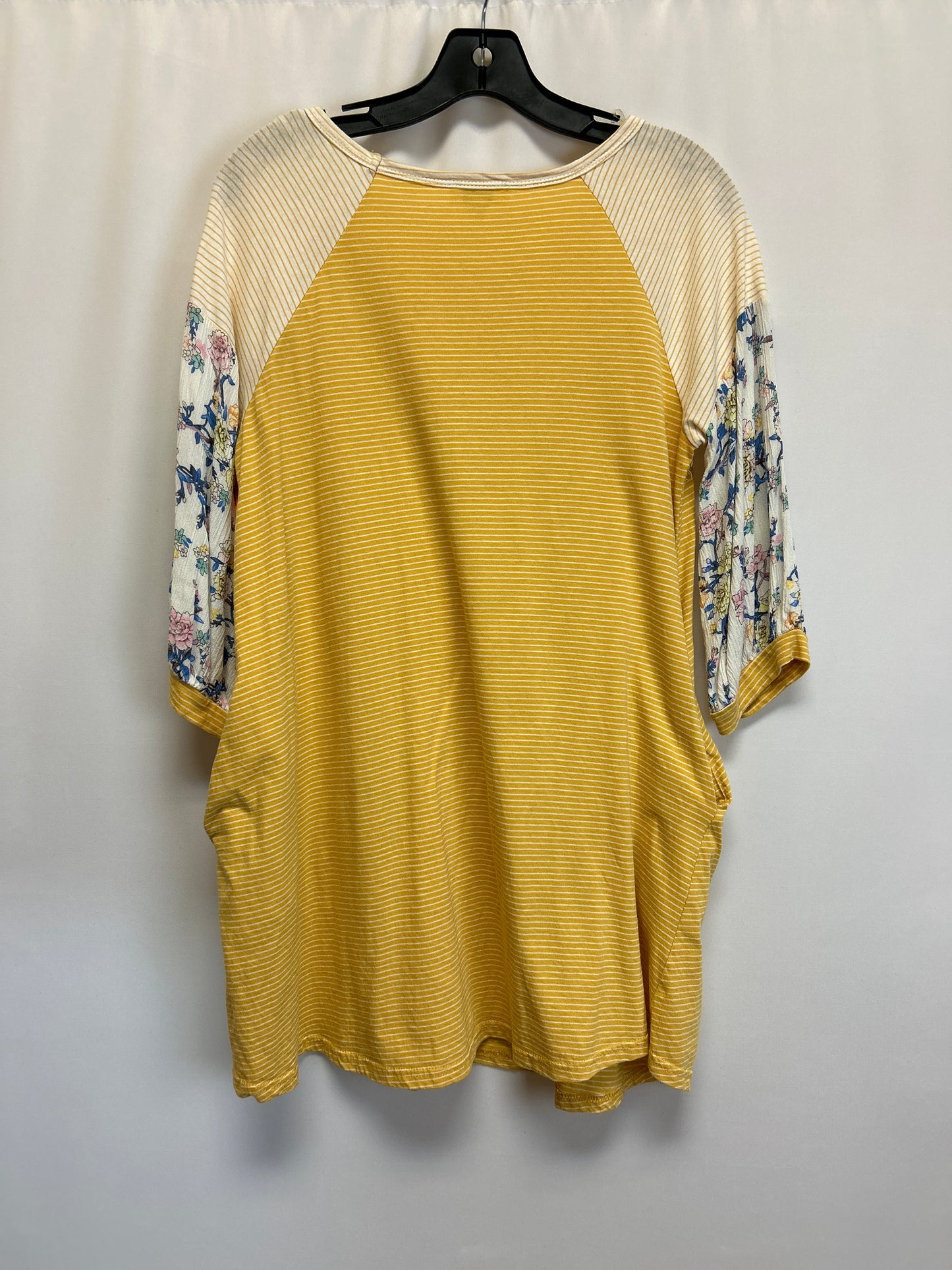 Tunic 3/4 Sleeve By Umgee  Size: S