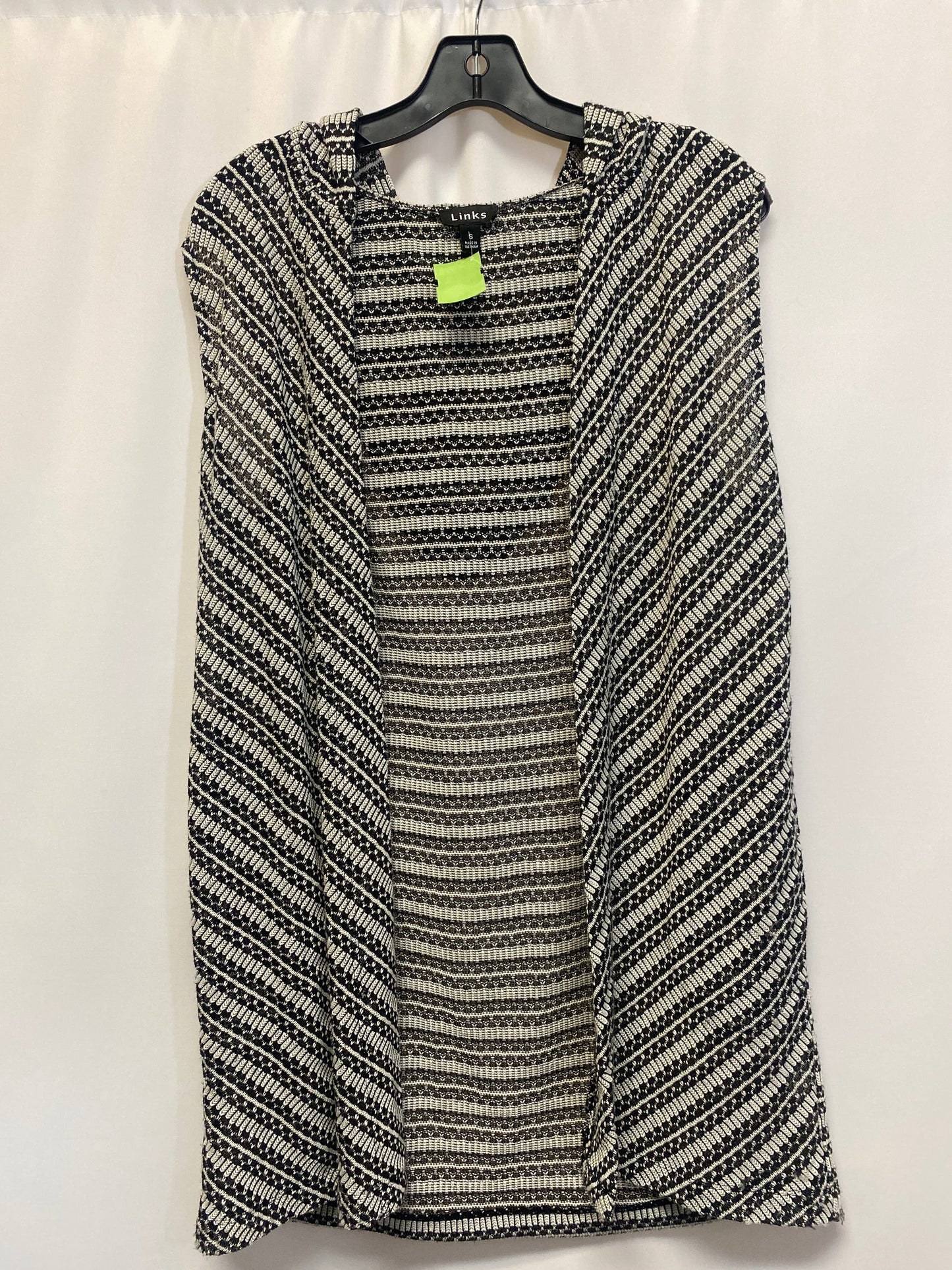 Cardigan By Clothes Mentor  Size: S