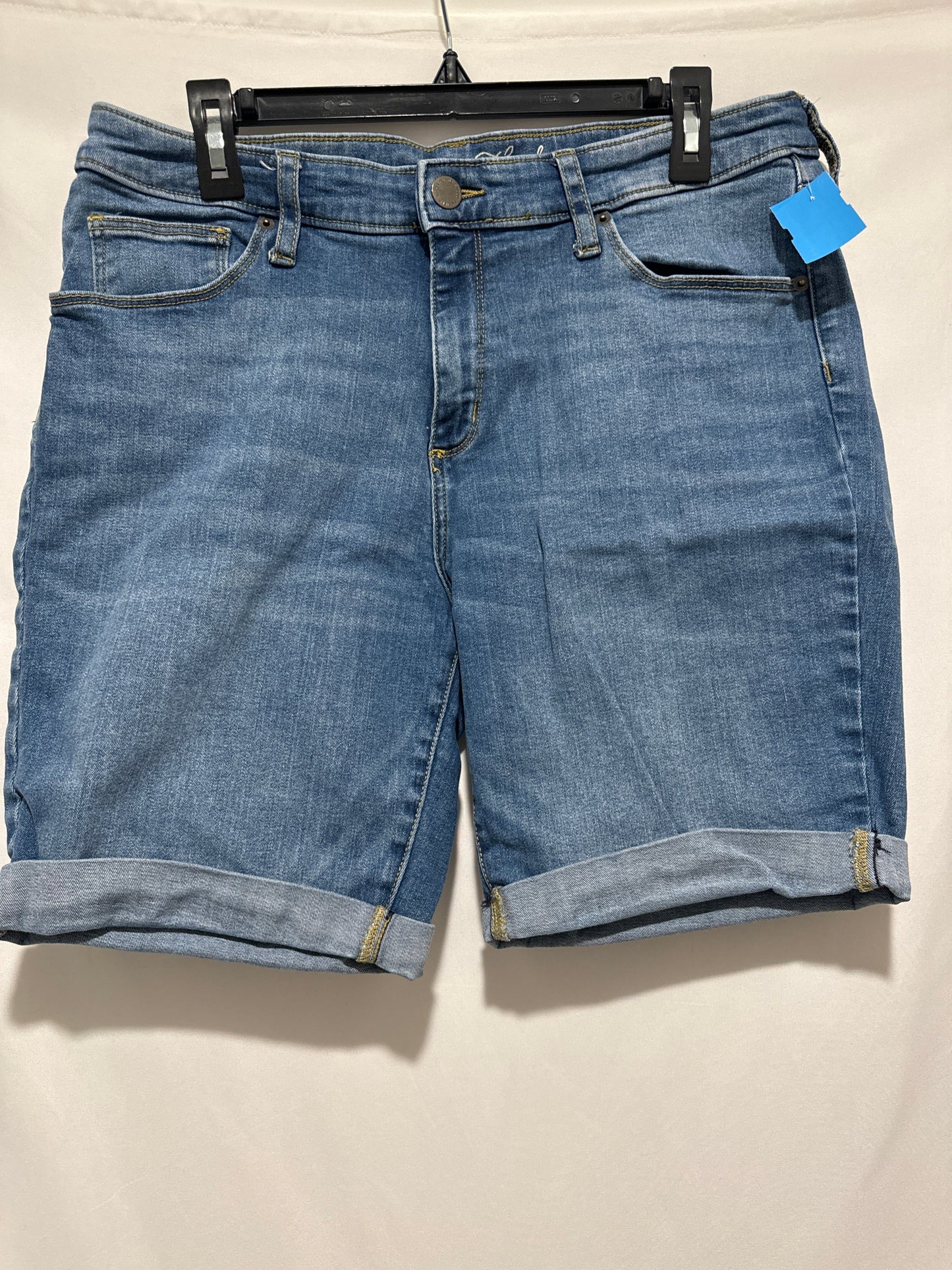 Shorts By Universal Thread In Blue Denim, Size: 16