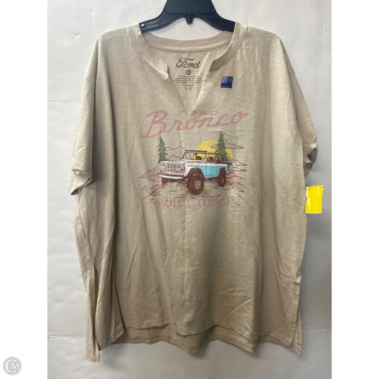Top Short Sleeve By Maurices In Beige, Size: Xxl