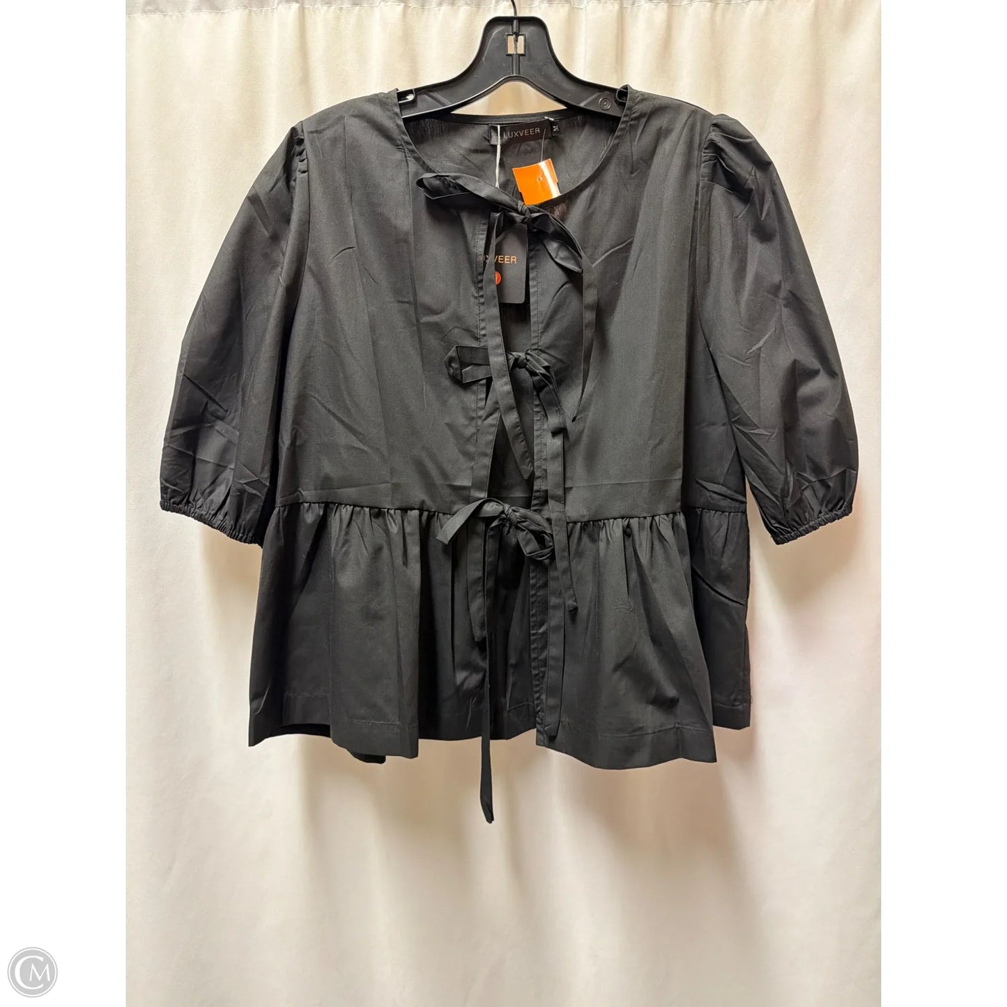 Top Short Sleeve By Clothes Mentor In Black, Size: M