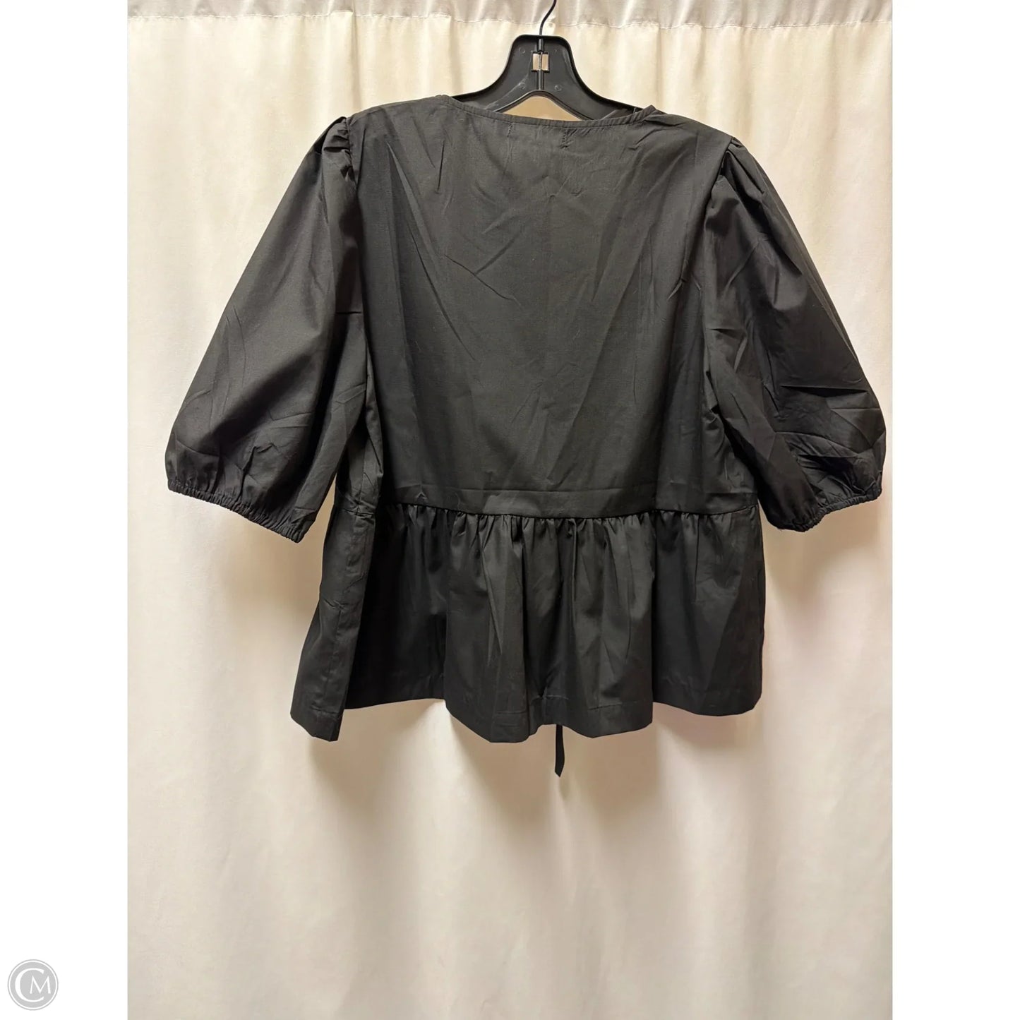 Top Short Sleeve By Clothes Mentor In Black, Size: M