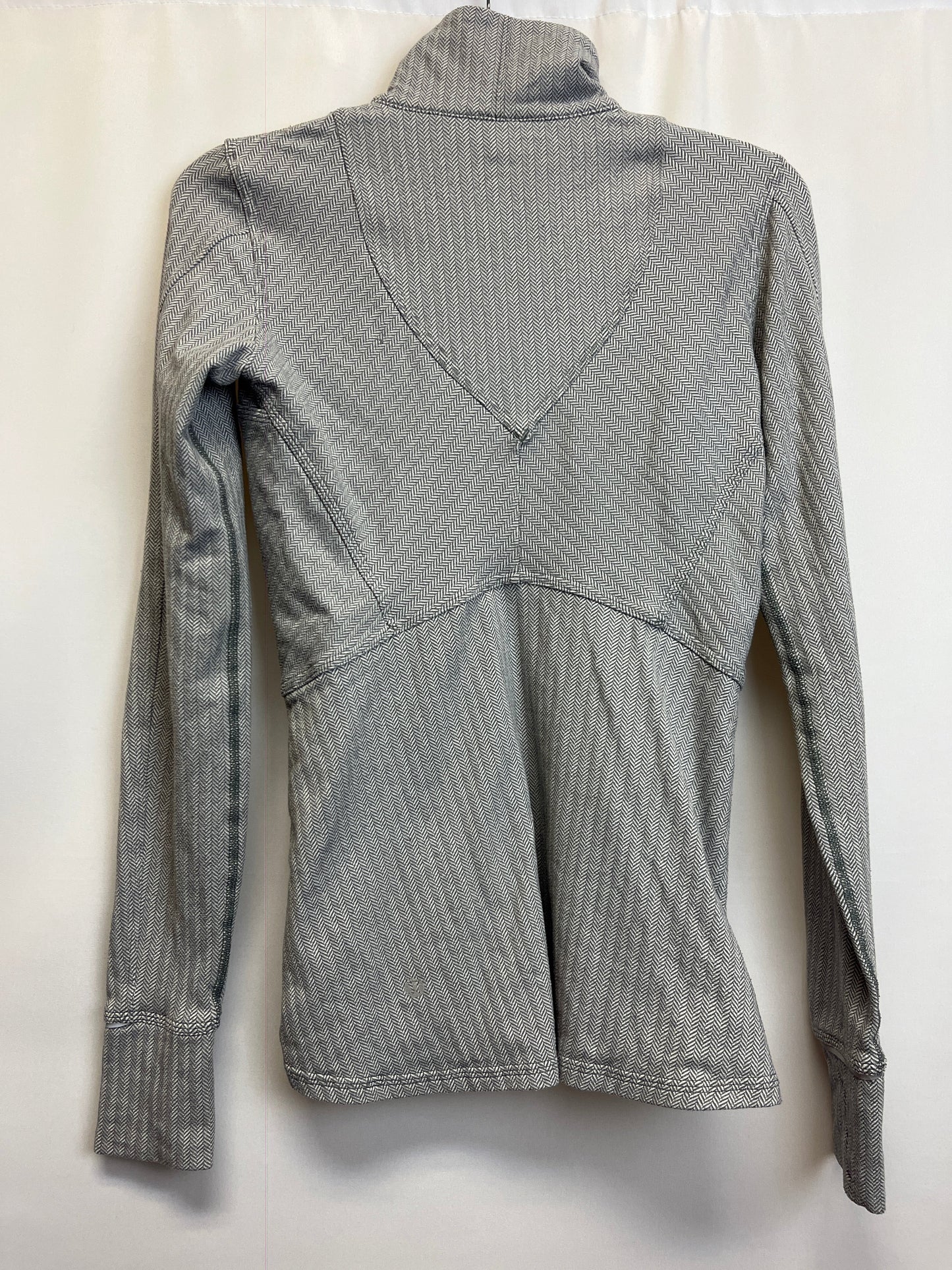 Athletic Top Long Sleeve Collar By Lululemon  Size: 4