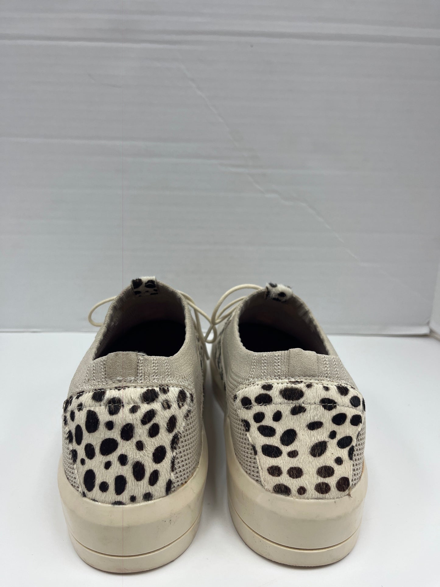 Shoes Sneakers By Clothes Mentor  Size: 9.5