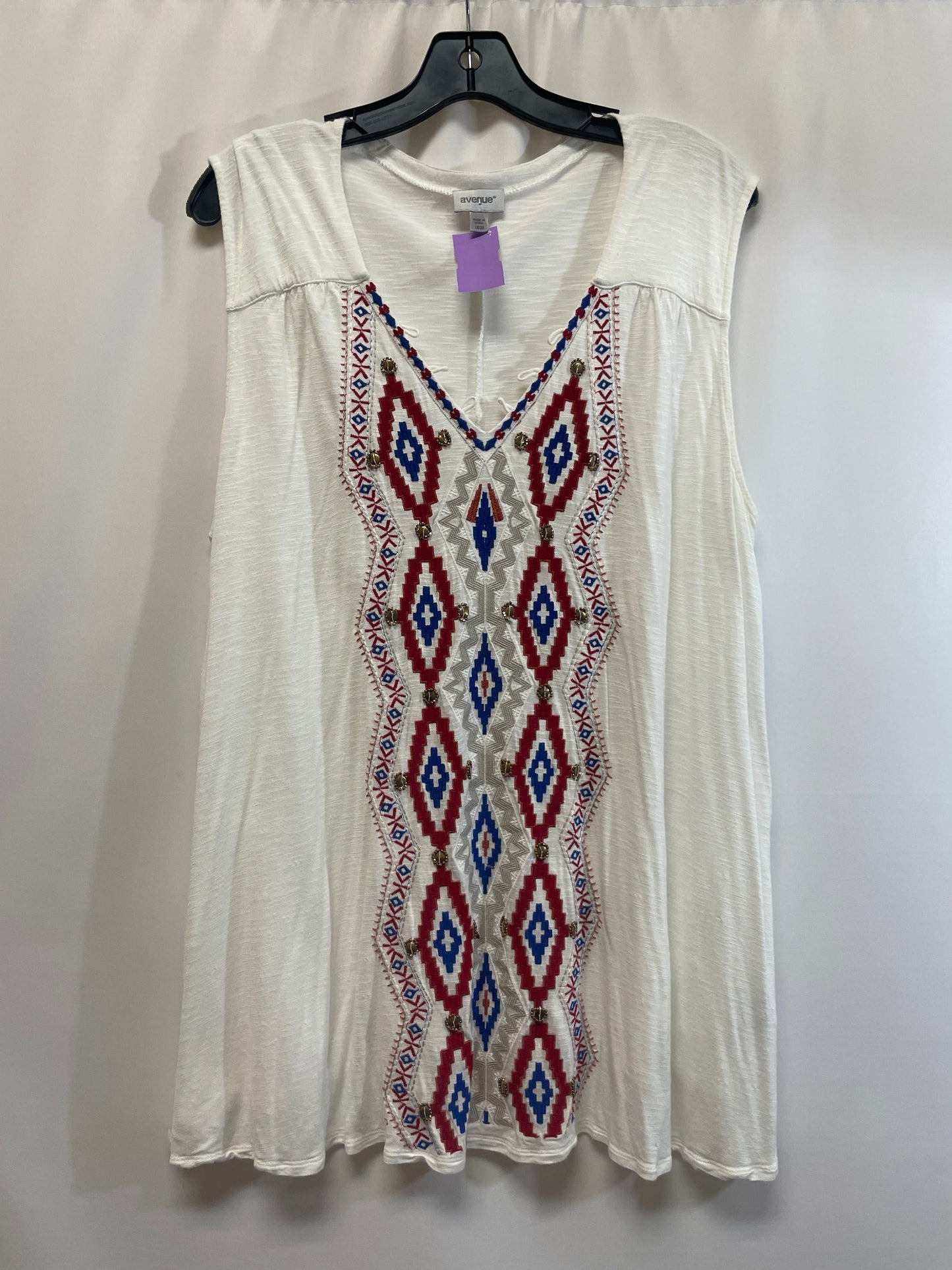 White Top Sleeveless Avenue, Size 1x