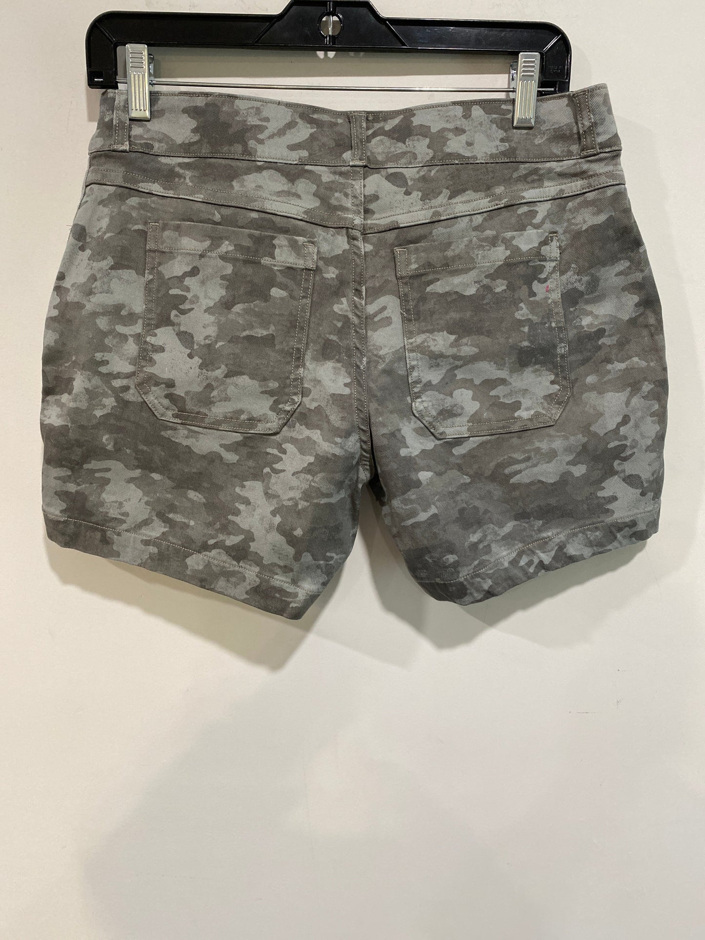 Camouflage Print Shorts Spanx, Size M