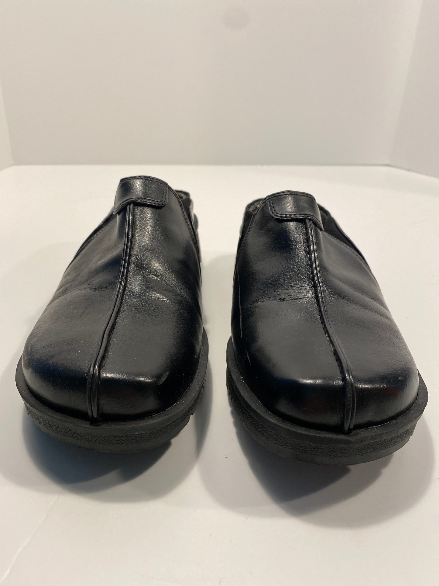 Black Shoes Flats Liz Baker, Size 7.5