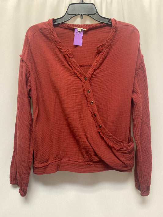 Red Top Long Sleeve Entro, Size M