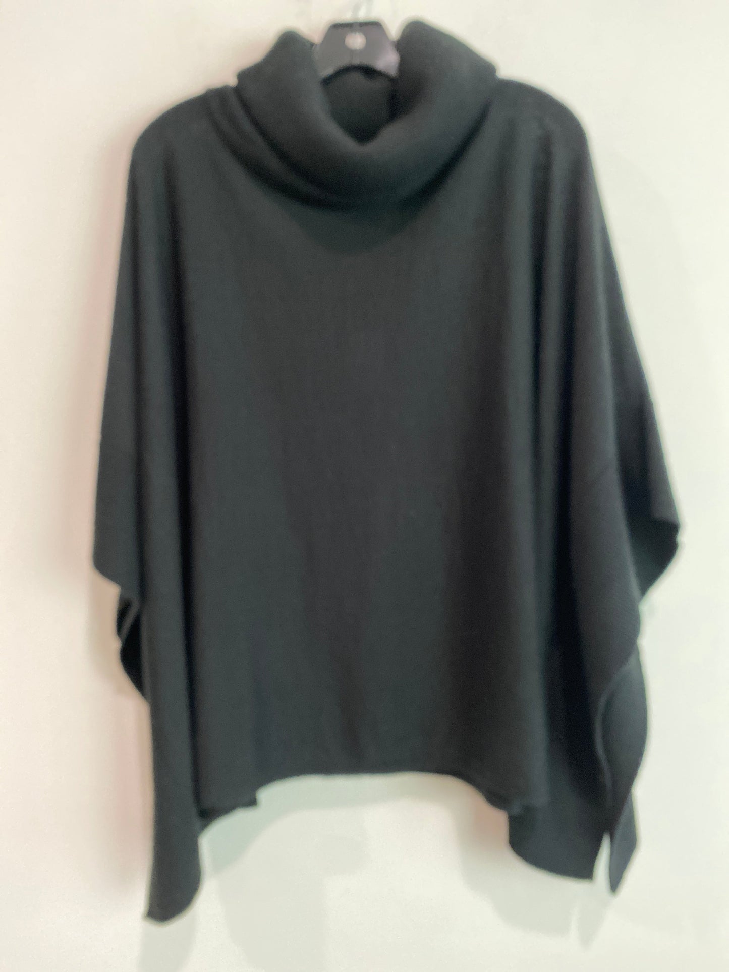 Black Poncho Loft, Size M