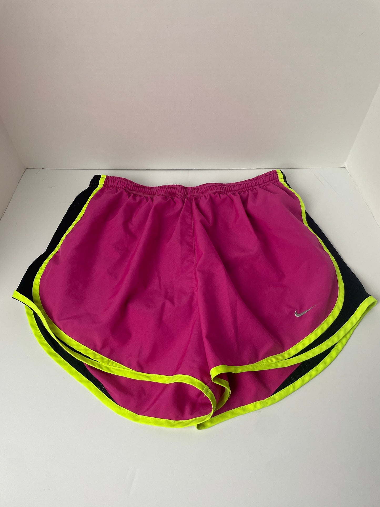 Pink Athletic Shorts Nike, Size L