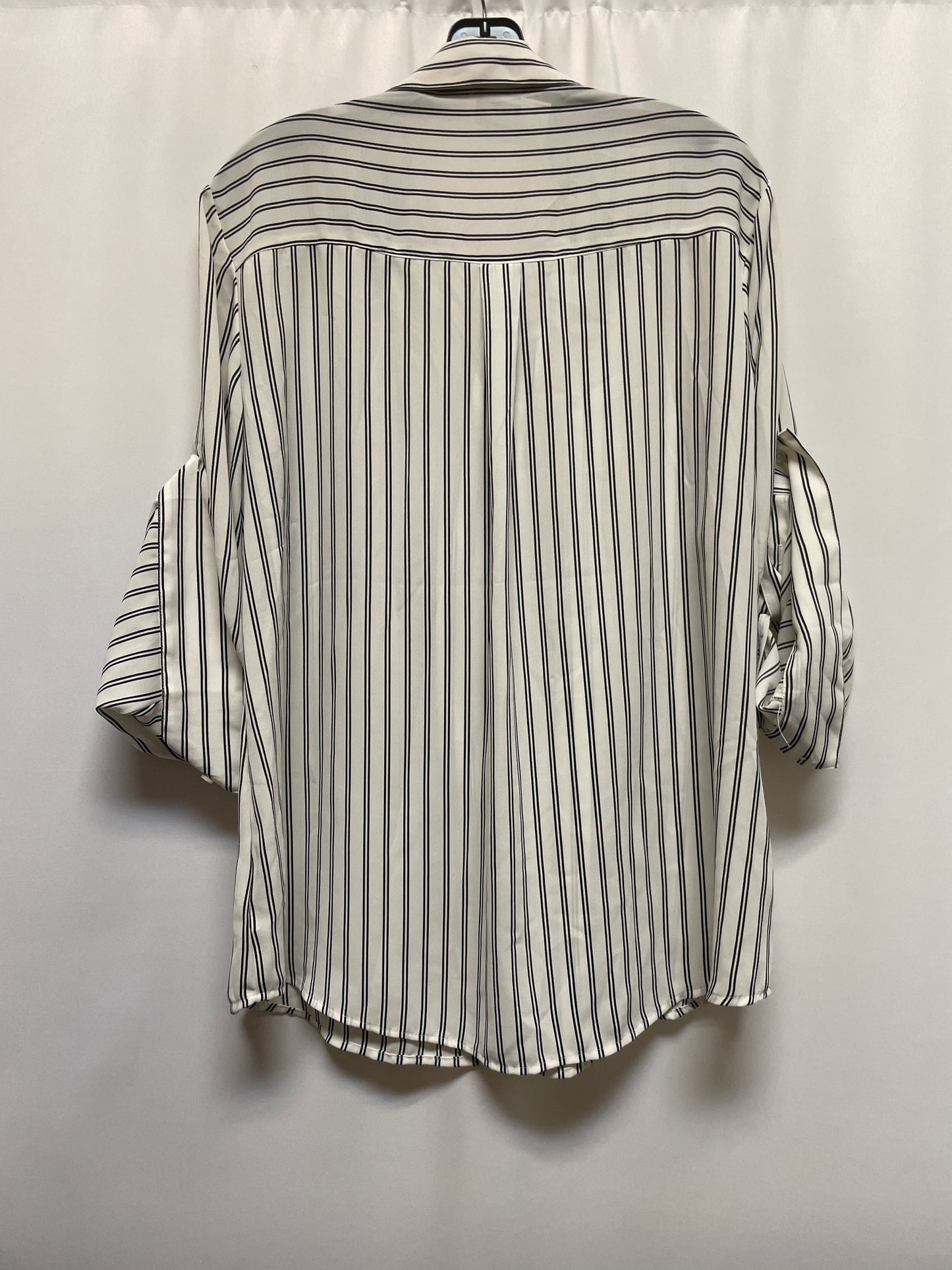 Top 3/4 Sleeve By Express In Black & White, Size: Xl