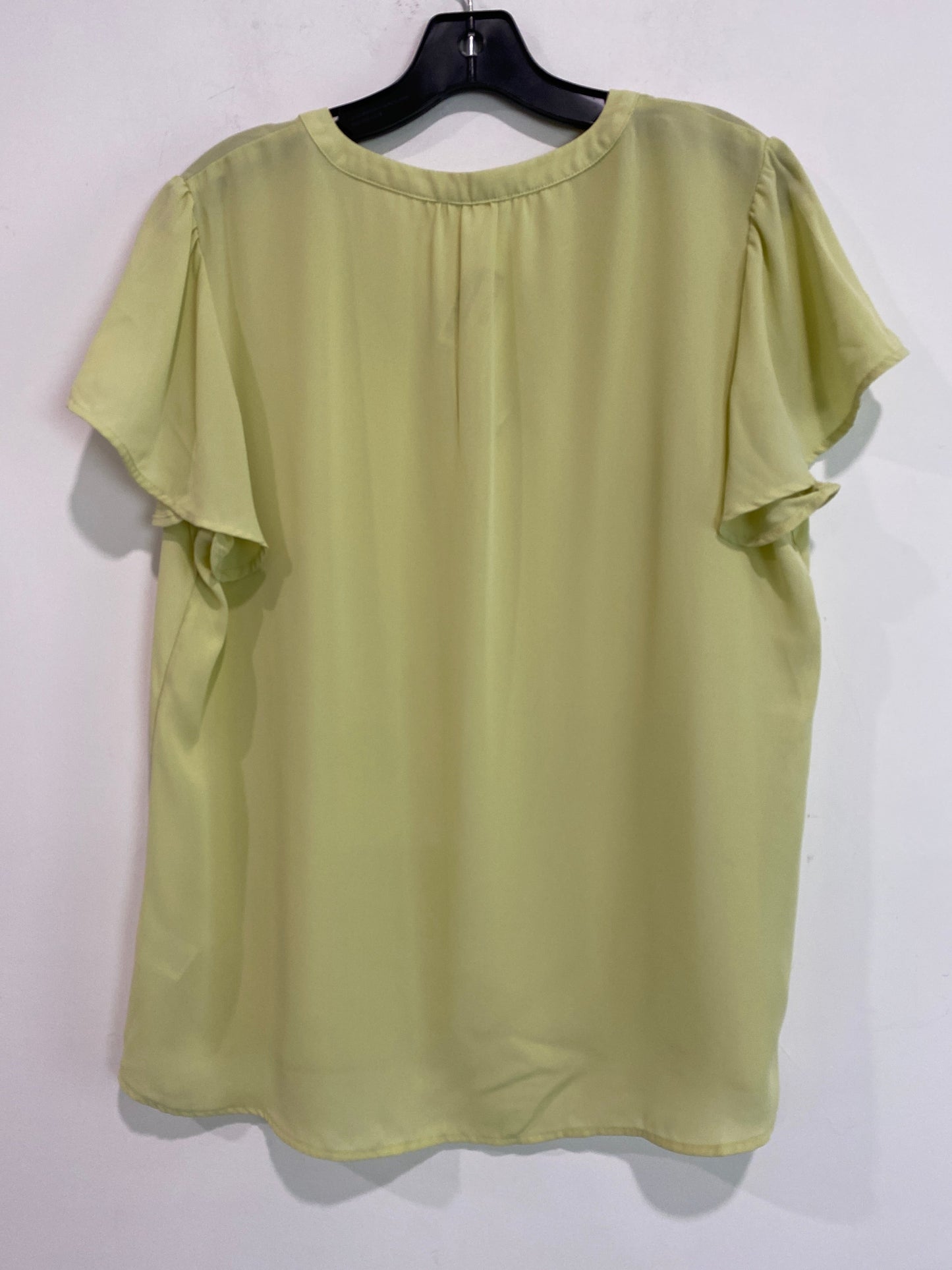 Top Short Sleeve By Maurices In Green, Size: L