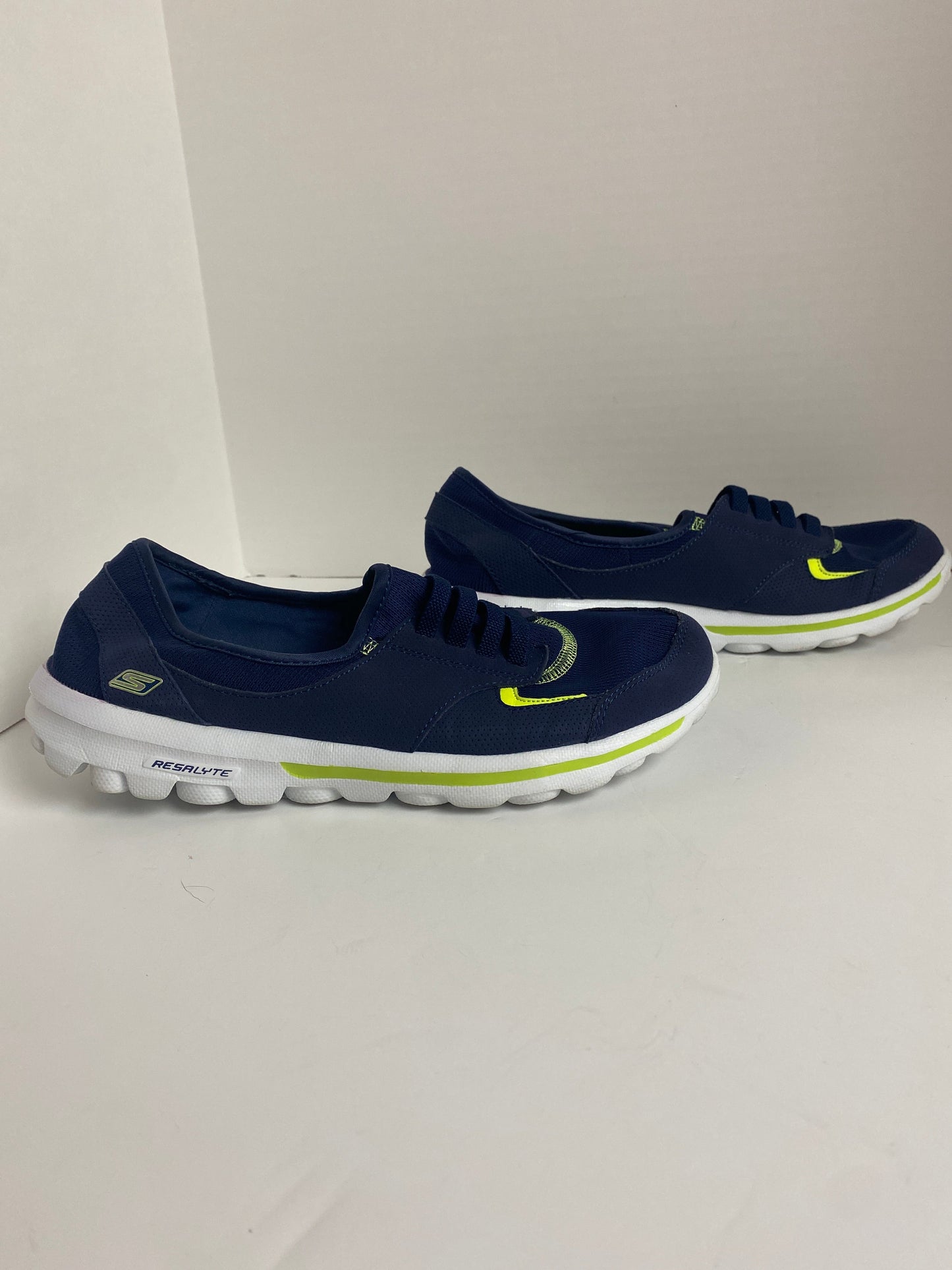 Shoes Athletic By Skechers In Navy, Size: 7.5