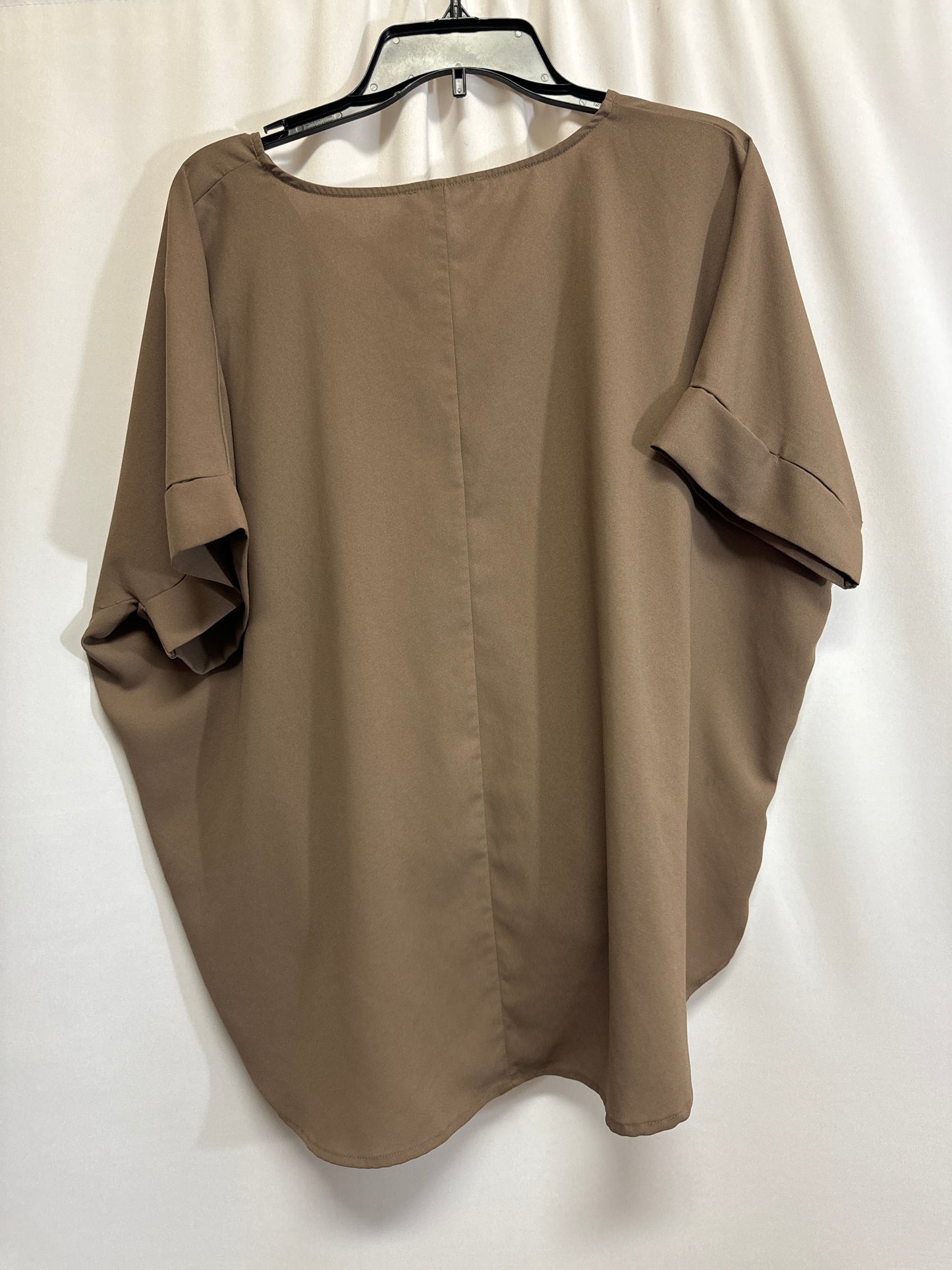 Top Short Sleeve By Zenana Outfitters In Brown, Size: 1x