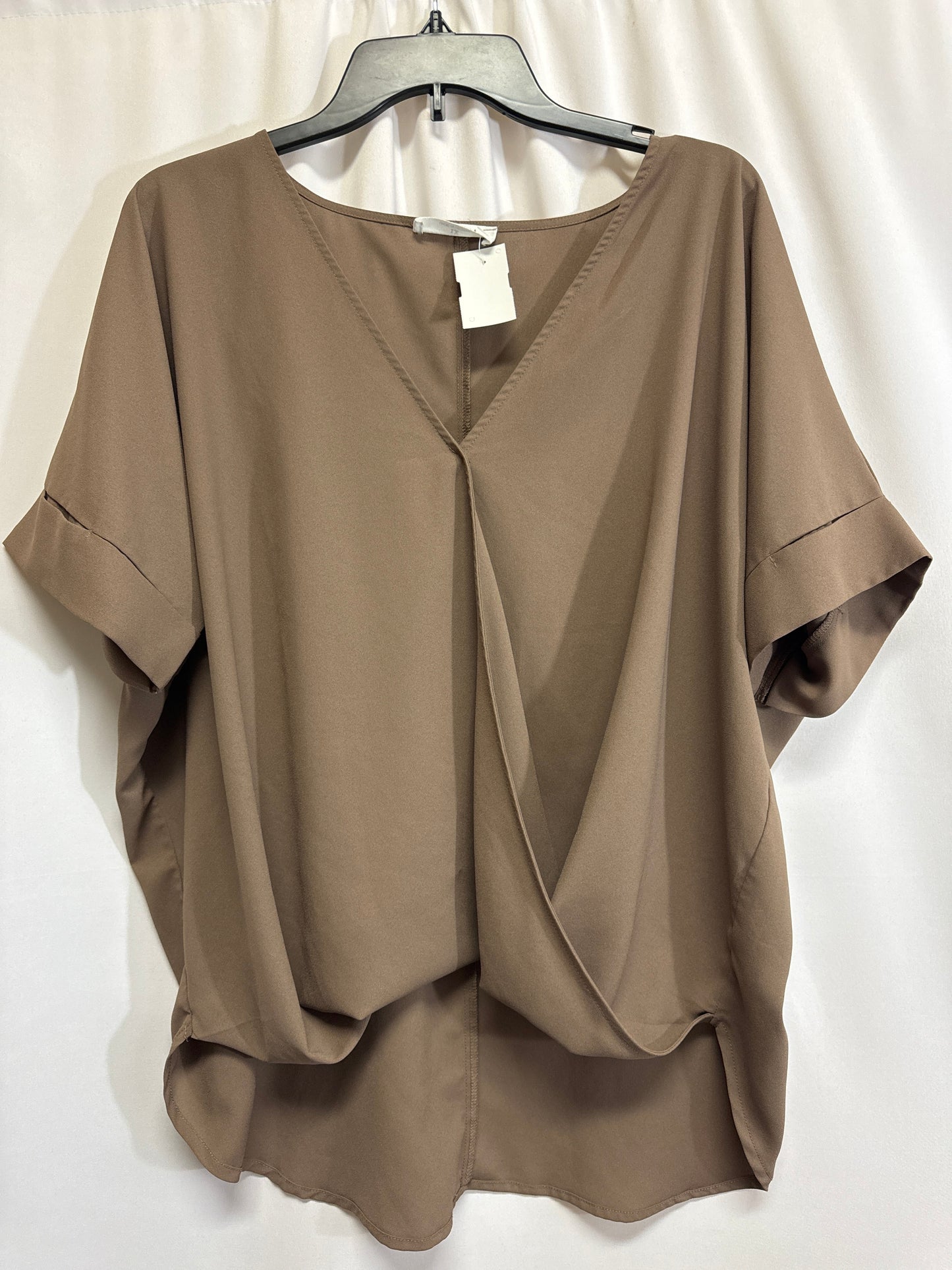 Top Short Sleeve By Zenana Outfitters In Brown, Size: 1x