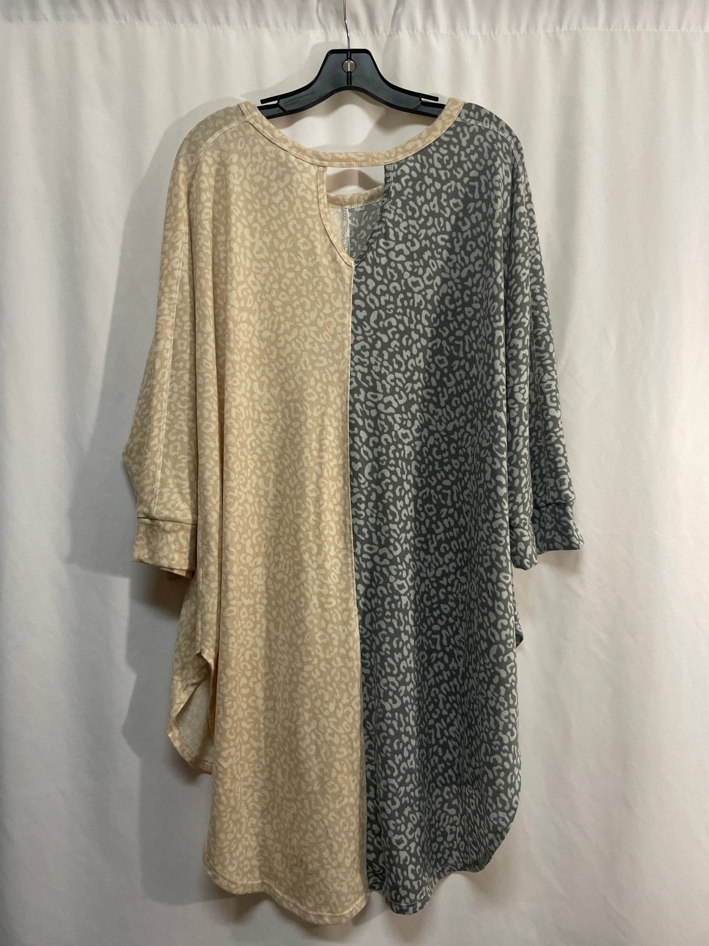 Tunic Long Sleeve By Cato In Beige, Size: 1x