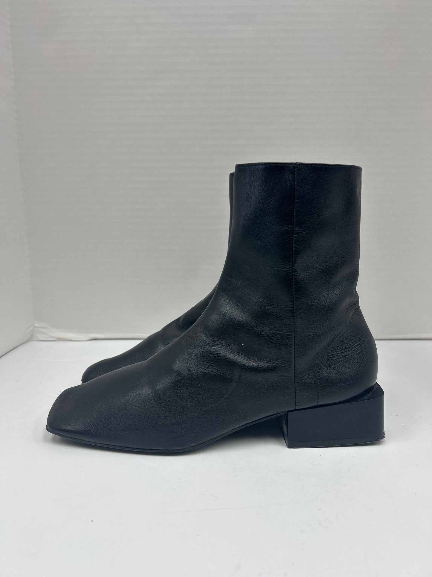 Boots Ankle Flats By Zara In Black, Size: 6.5