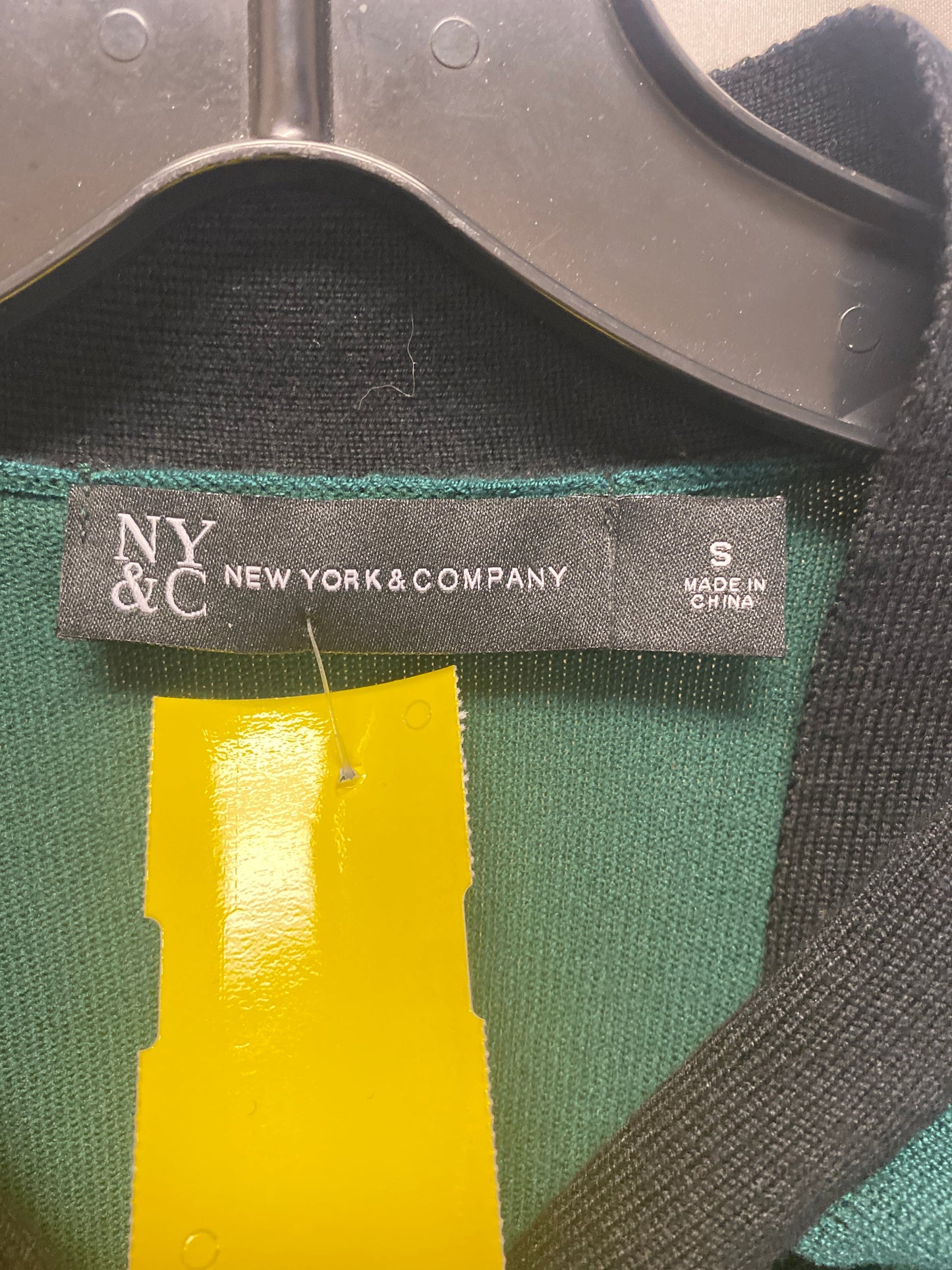 Top Long Sleeve By New York And Co In Green, Size: S