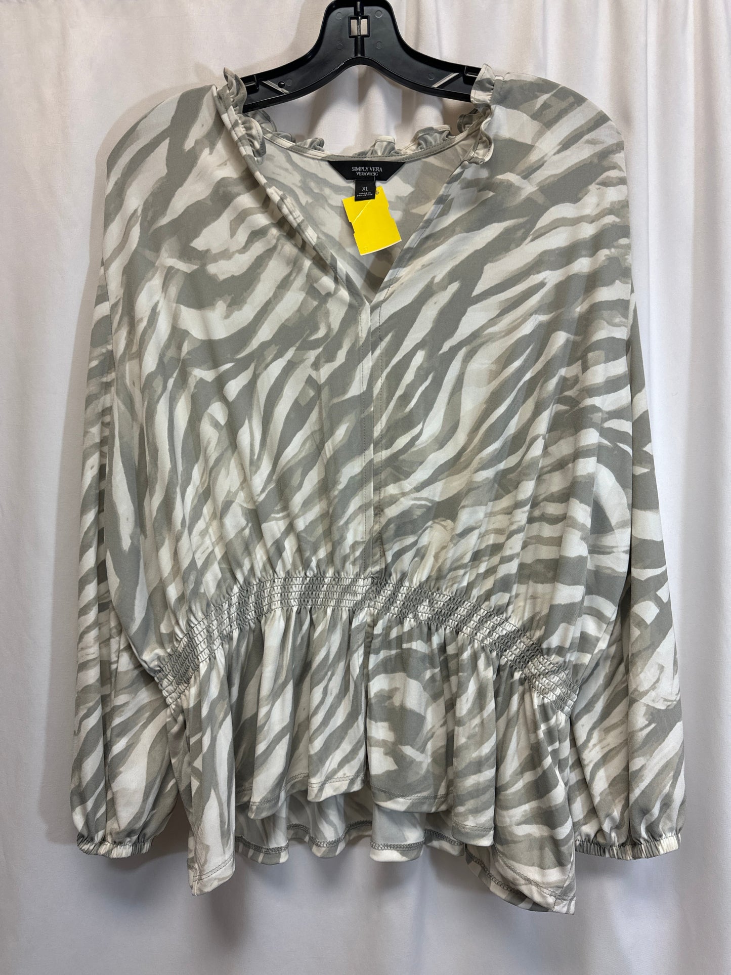 Top Long Sleeve By Simply Vera In Grey, Size: Xl