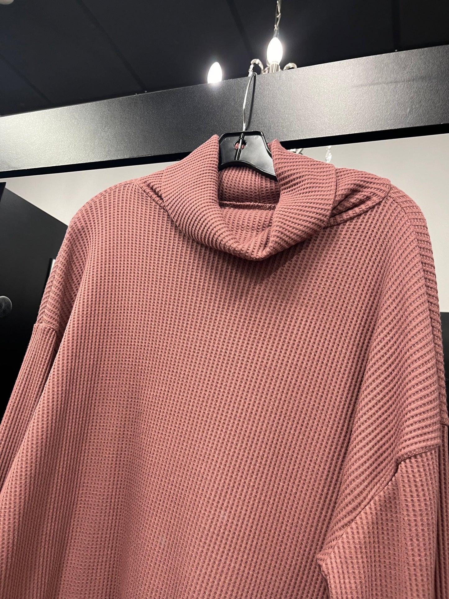 Top Long Sleeve By Gap In Rose, Size: M