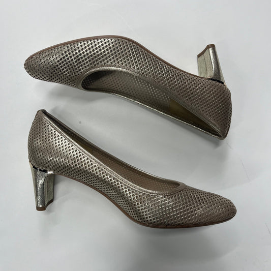 Shoes Heels Block By Vaneli  Size: 9