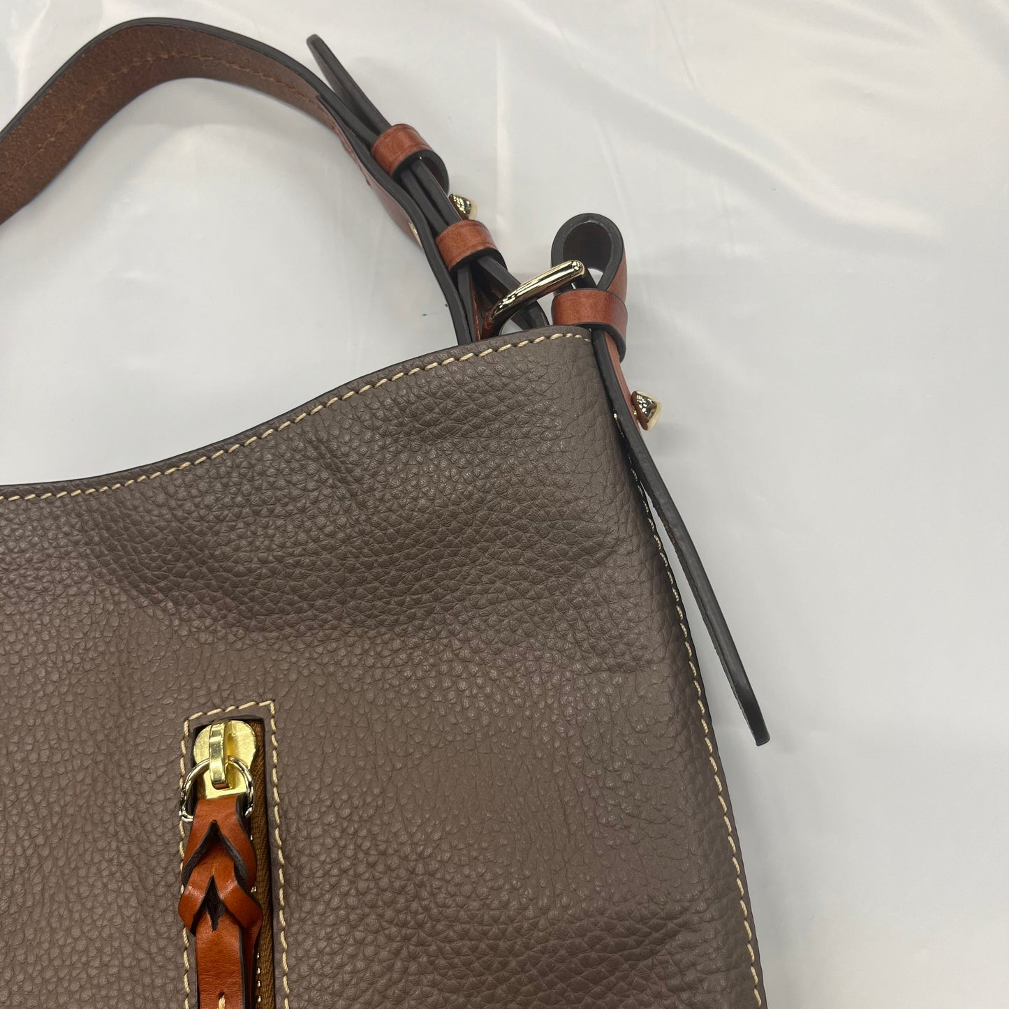 Handbag Designer Dooney And Bourke O, Size Large