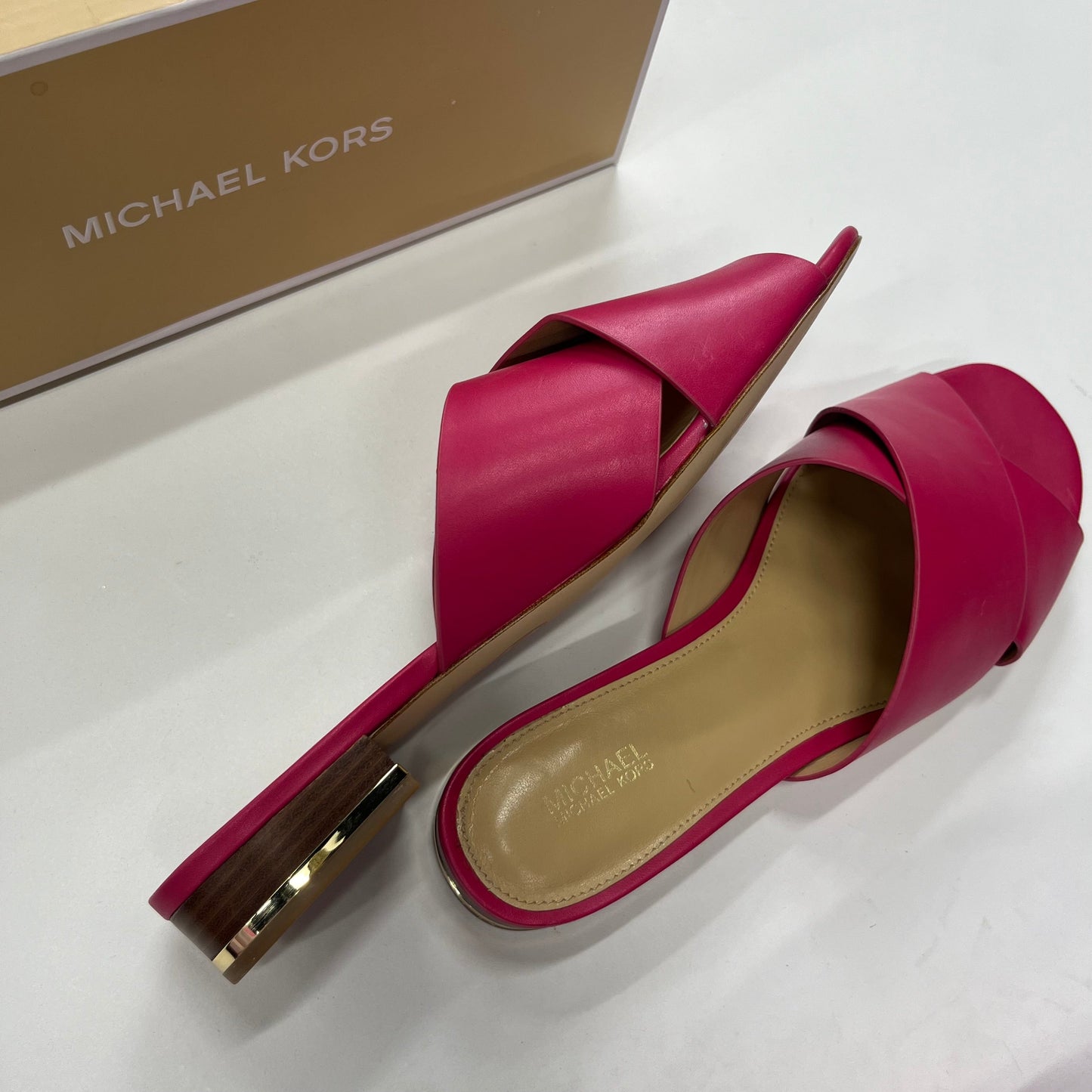 Pink Sandals Flats Michael Kors, Size 9.5