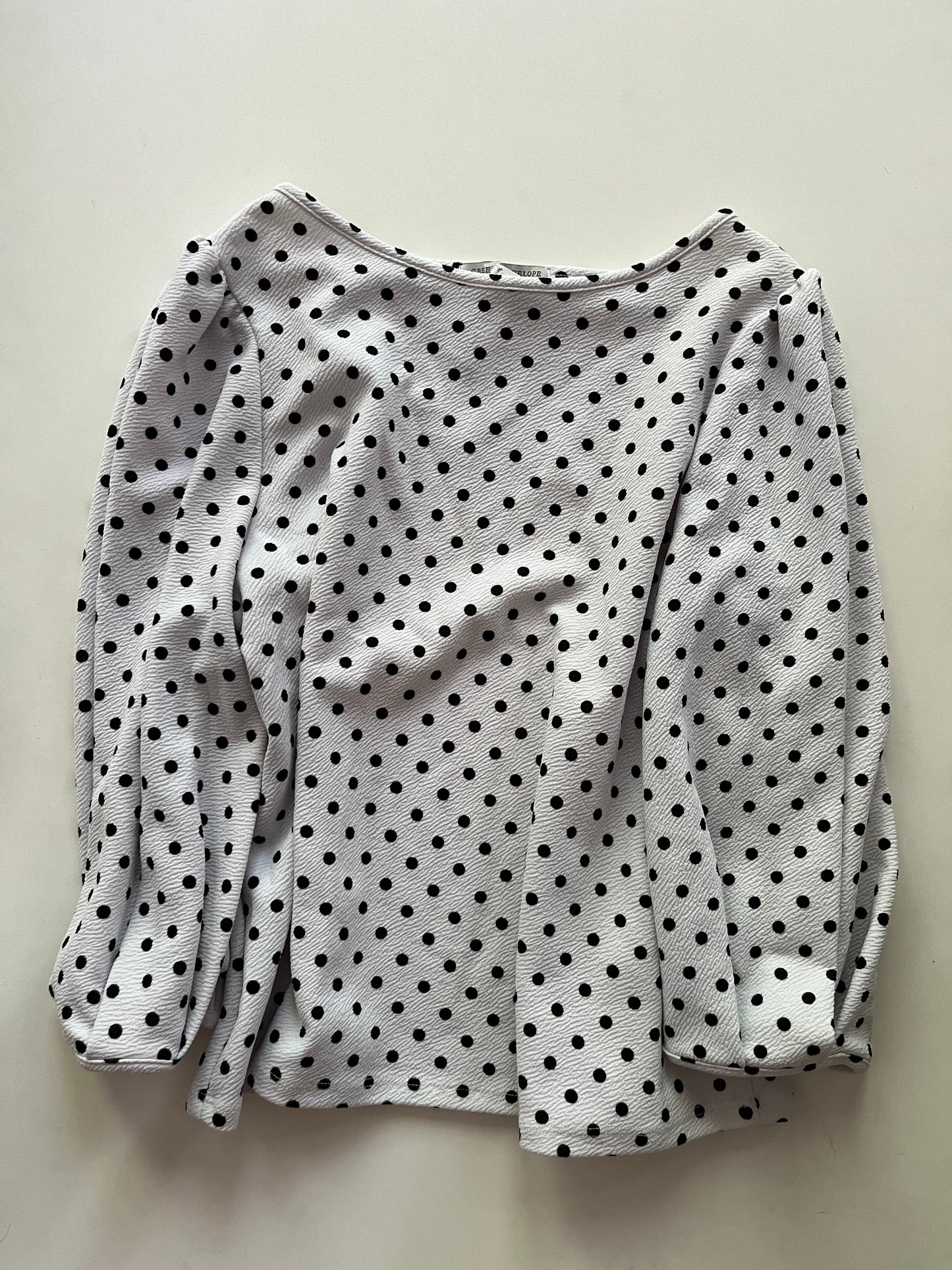 Top Long Sleeve By Green Envelope In Polkadot, Size: M