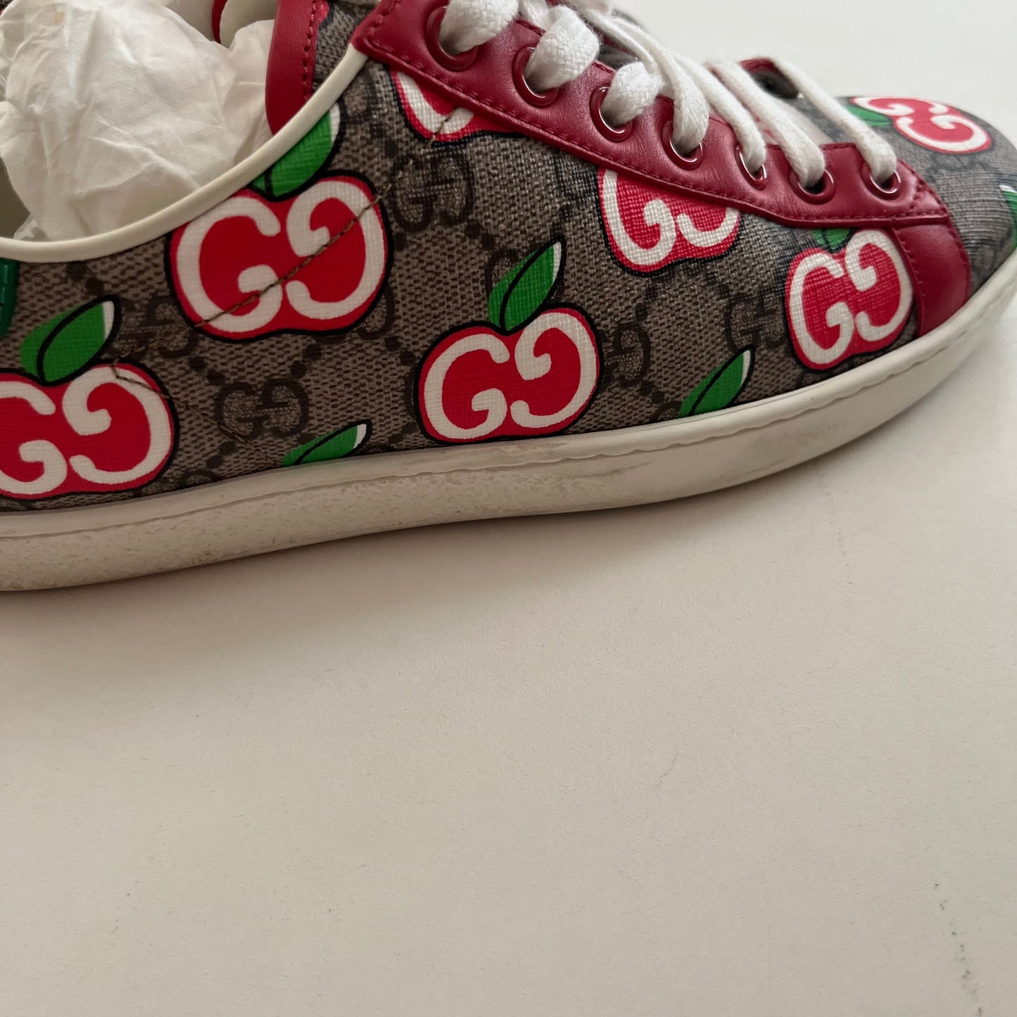 Shoes Athletic By Gucci In Red Green, Size: 6.5