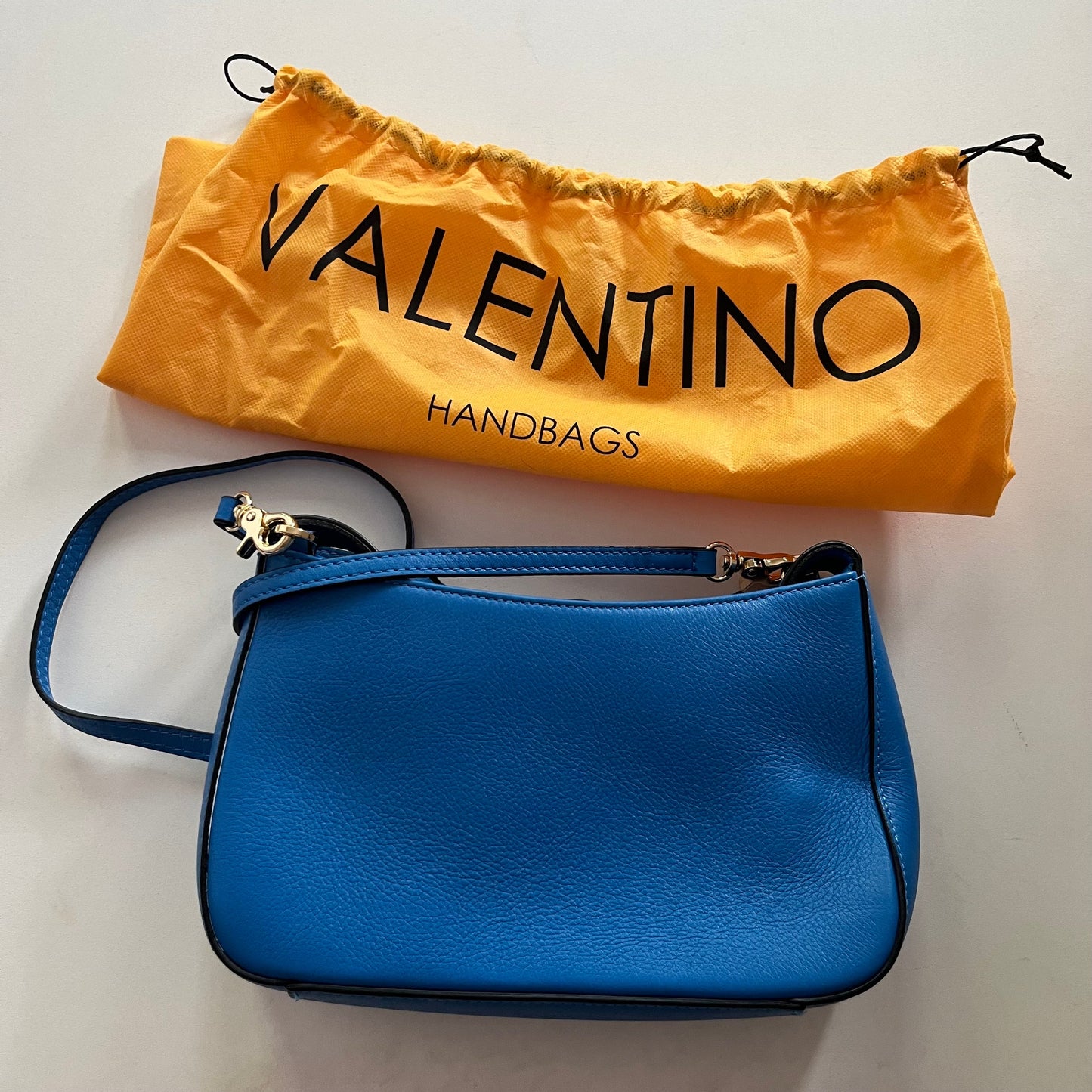 Handbag Designer By Valentino, Size: Medium