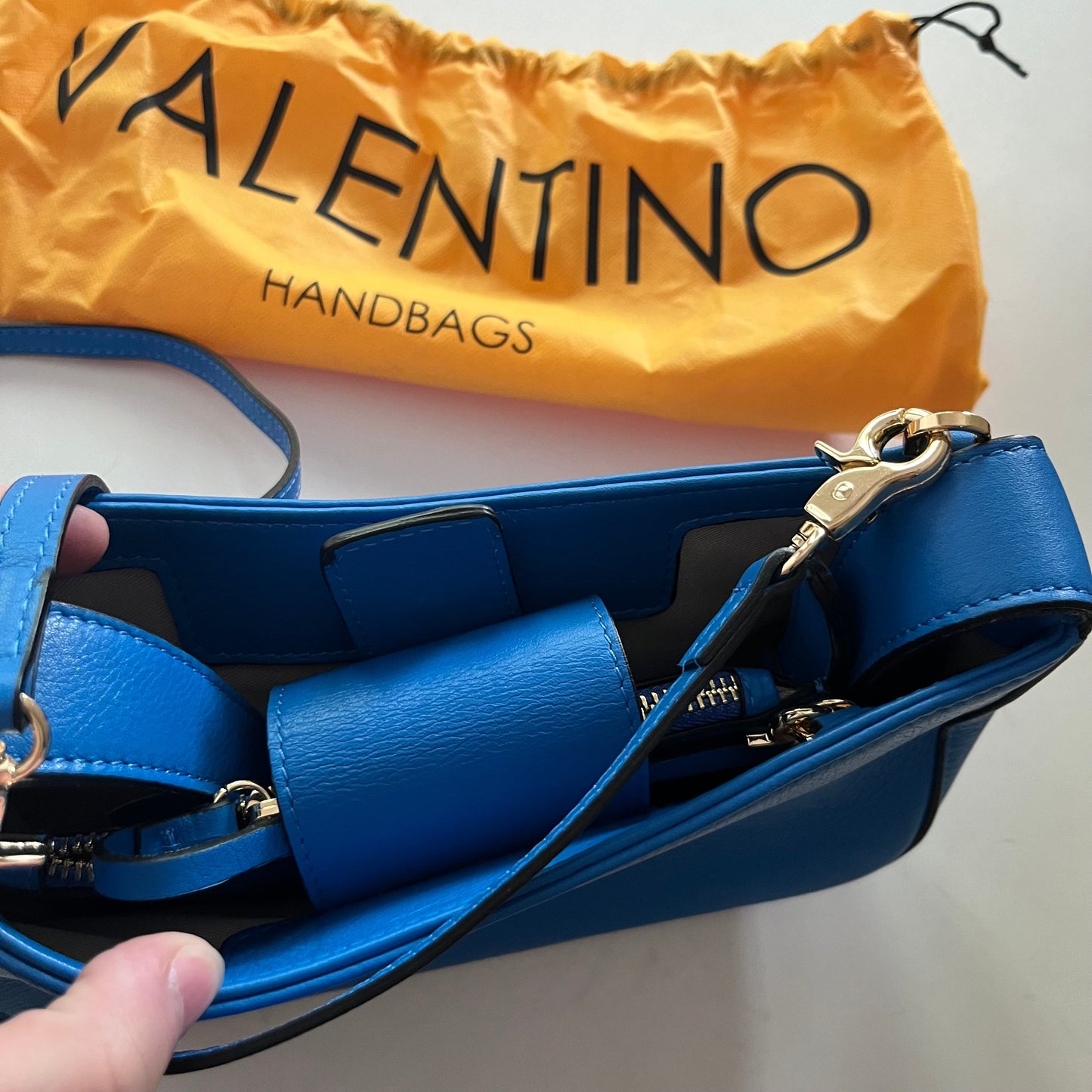 Handbag Designer By Valentino, Size: Medium