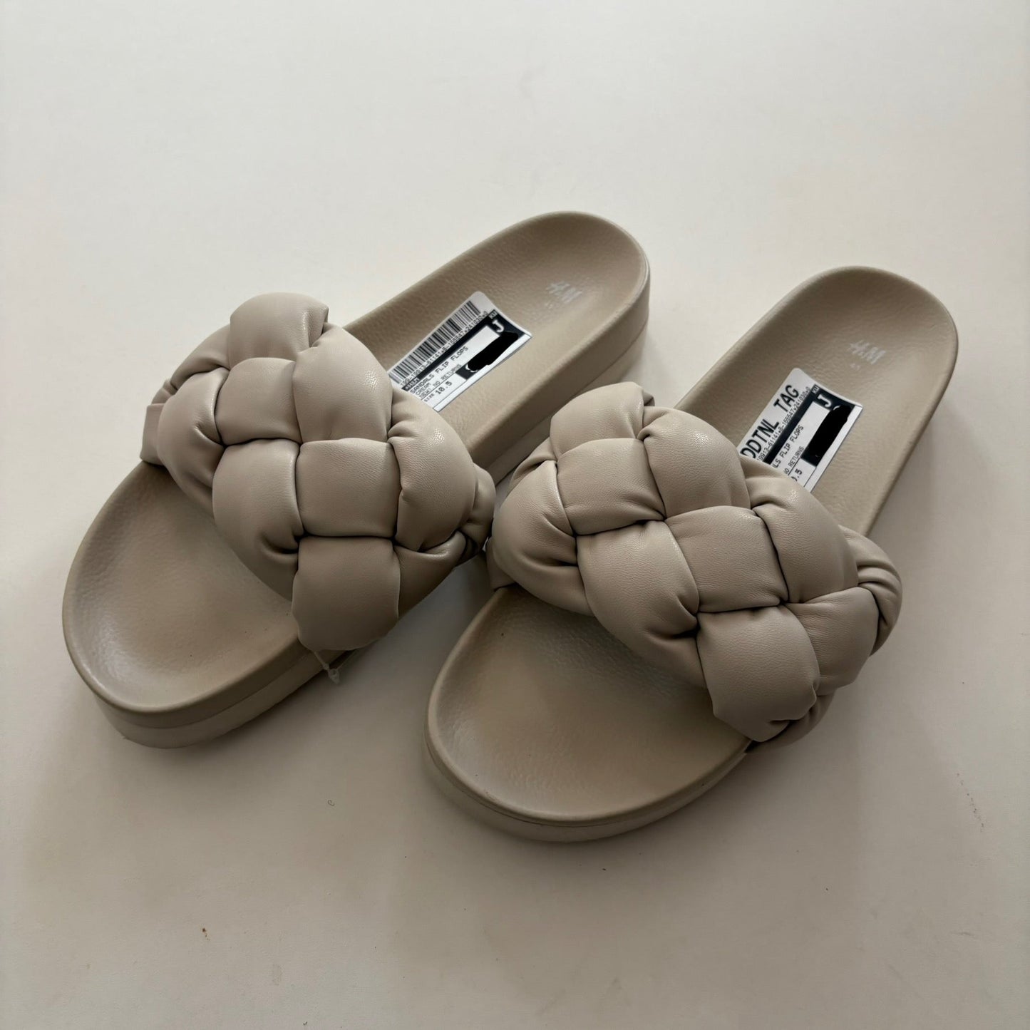 Sandals Flip Flops By H&m In Cream, Size: 10.5