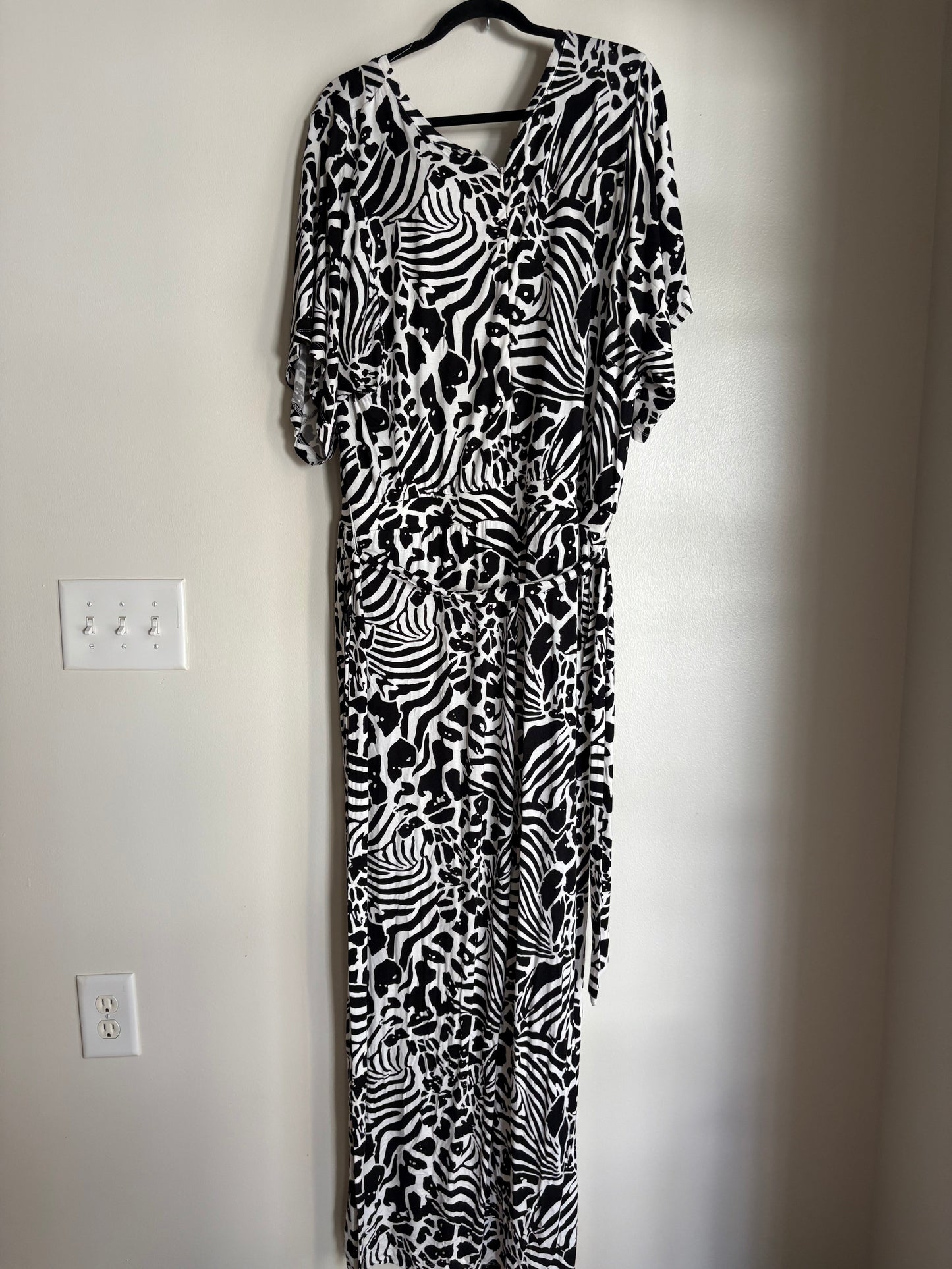 Jumpsuit By Lisa Rinna In Black & White, Size: 1x