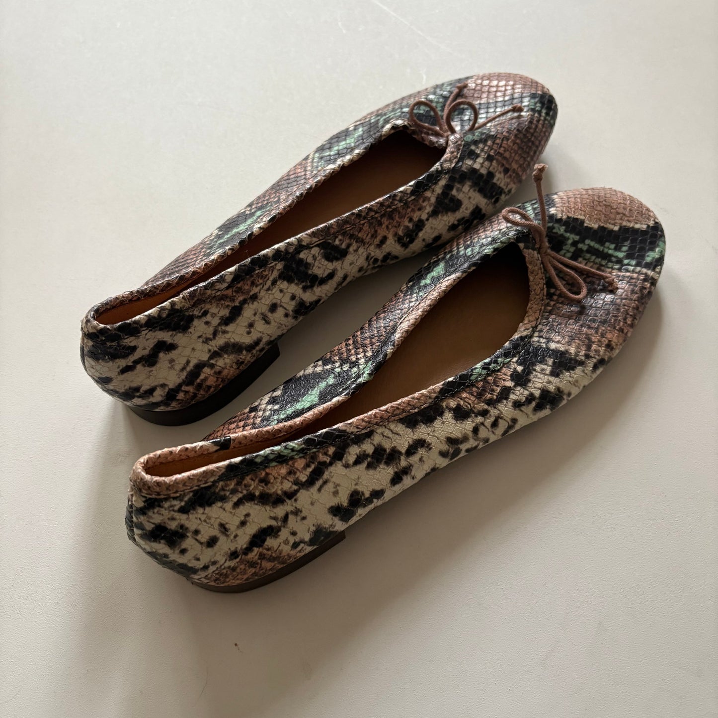 Shoes Flats By Madewell In Animal Print, Size: 7.5