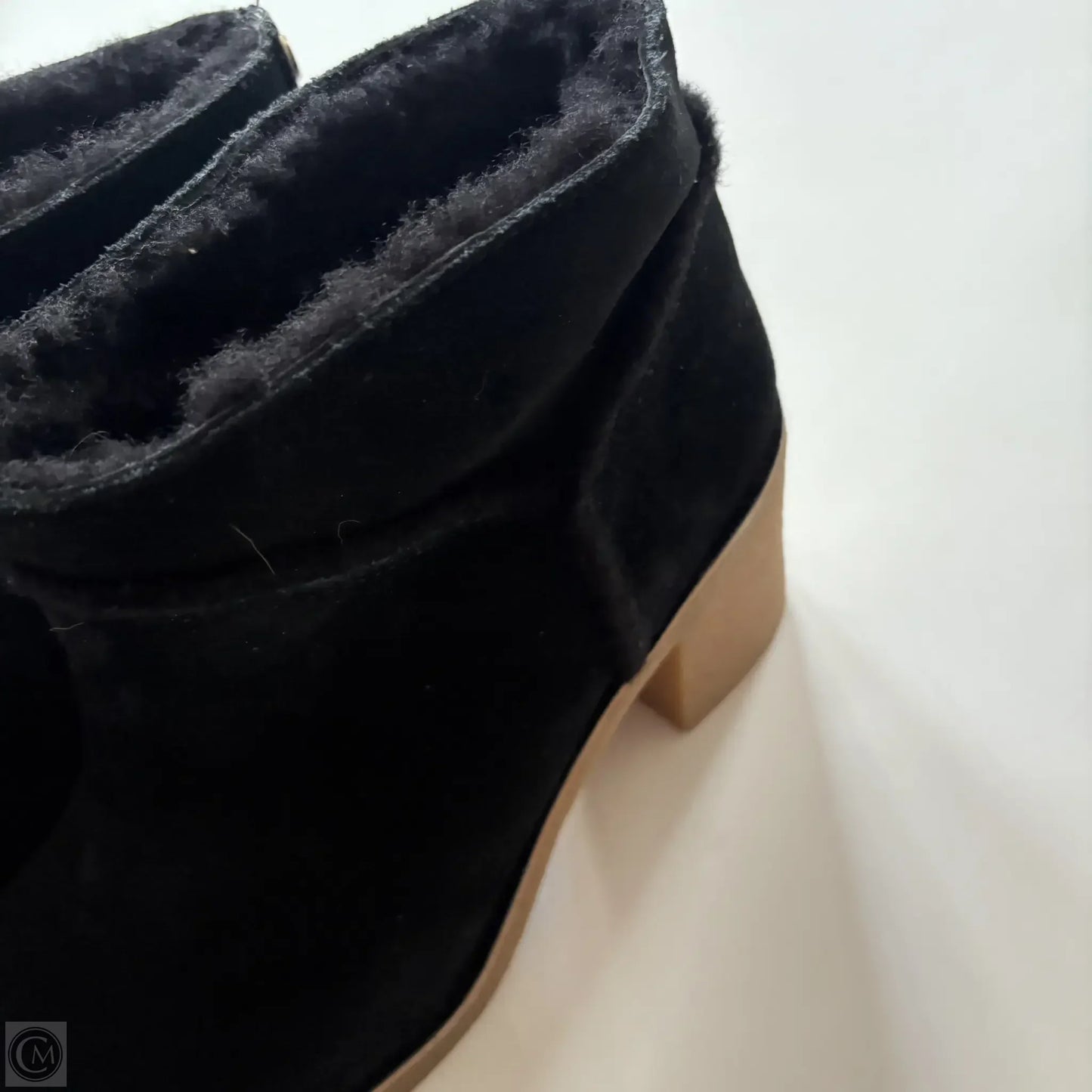 Boots Designer By Ugg In Black, Size: 9.5