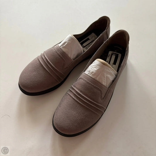 Shoes Flats By Clarks In Gold, Size: 9.5