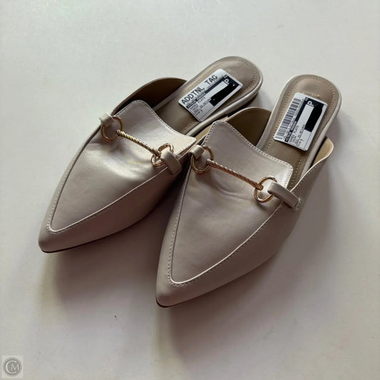 Shoes Flats By Steve Madden In Cream, Size: 7