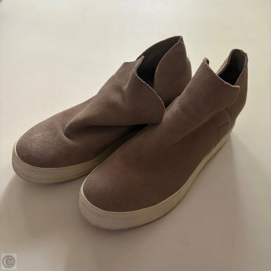 Boots Ankle Flats By Steve Madden In Taupe, Size: 5