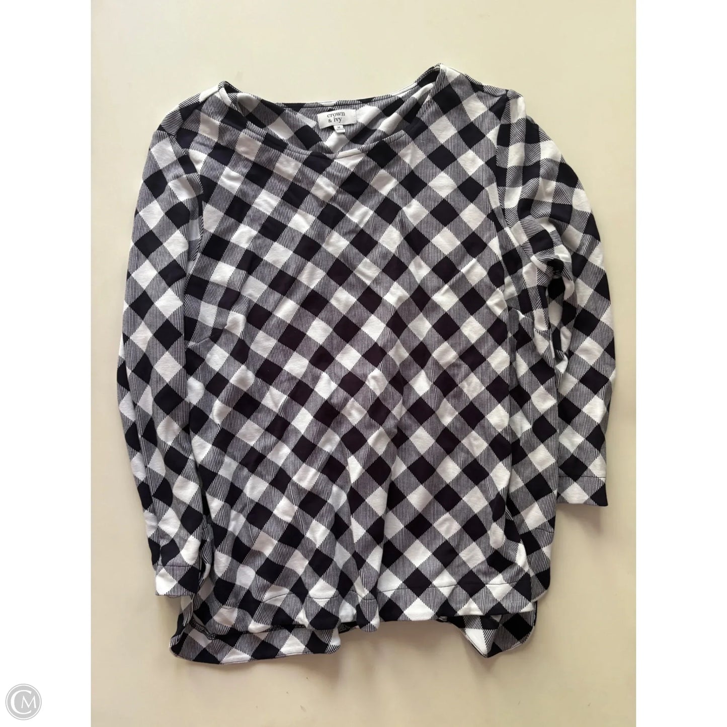 Top Long Sleeve By Crown And Ivy In Plaid Pattern, Size: M