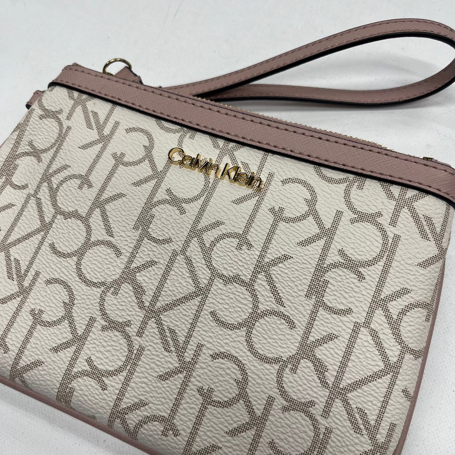 Wristlet By Calvin Klein  Size: Medium