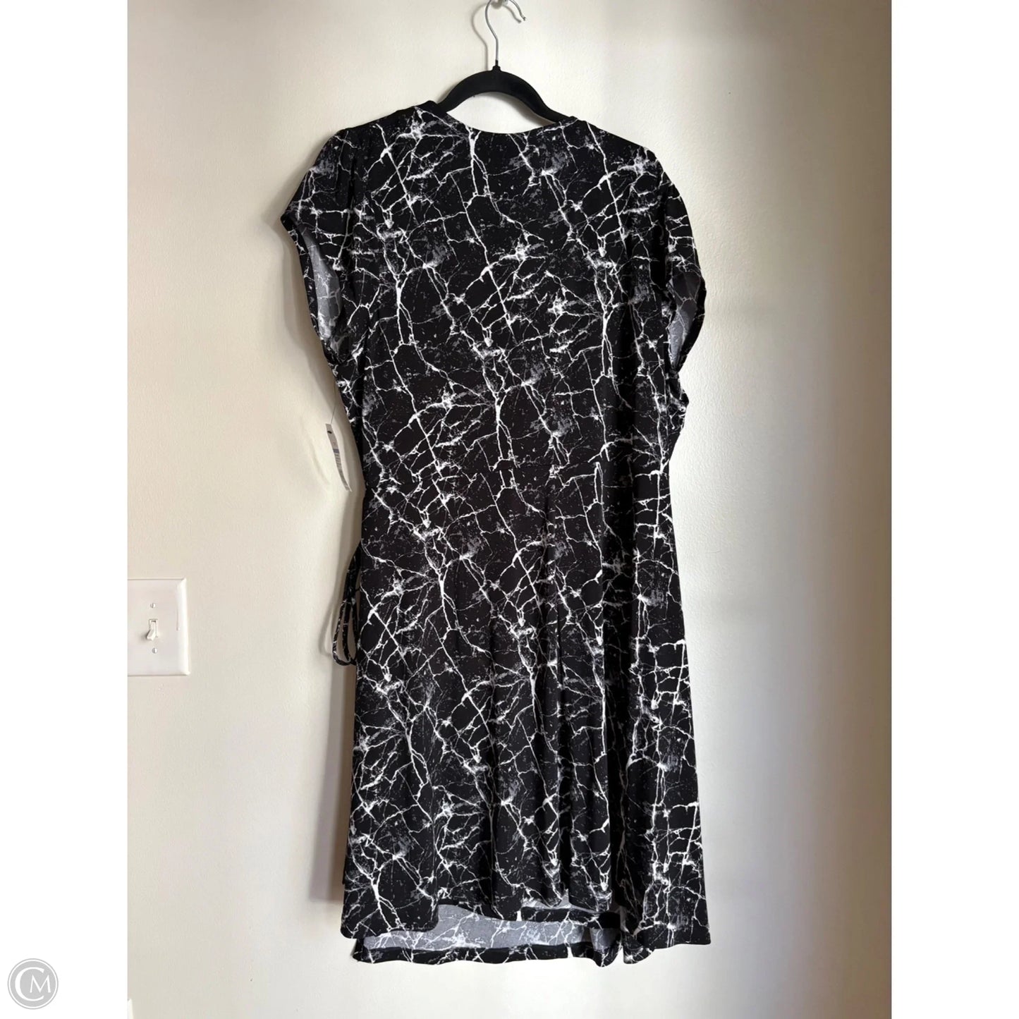 Dress Casual Midi By Limited In Black, Size: 1x